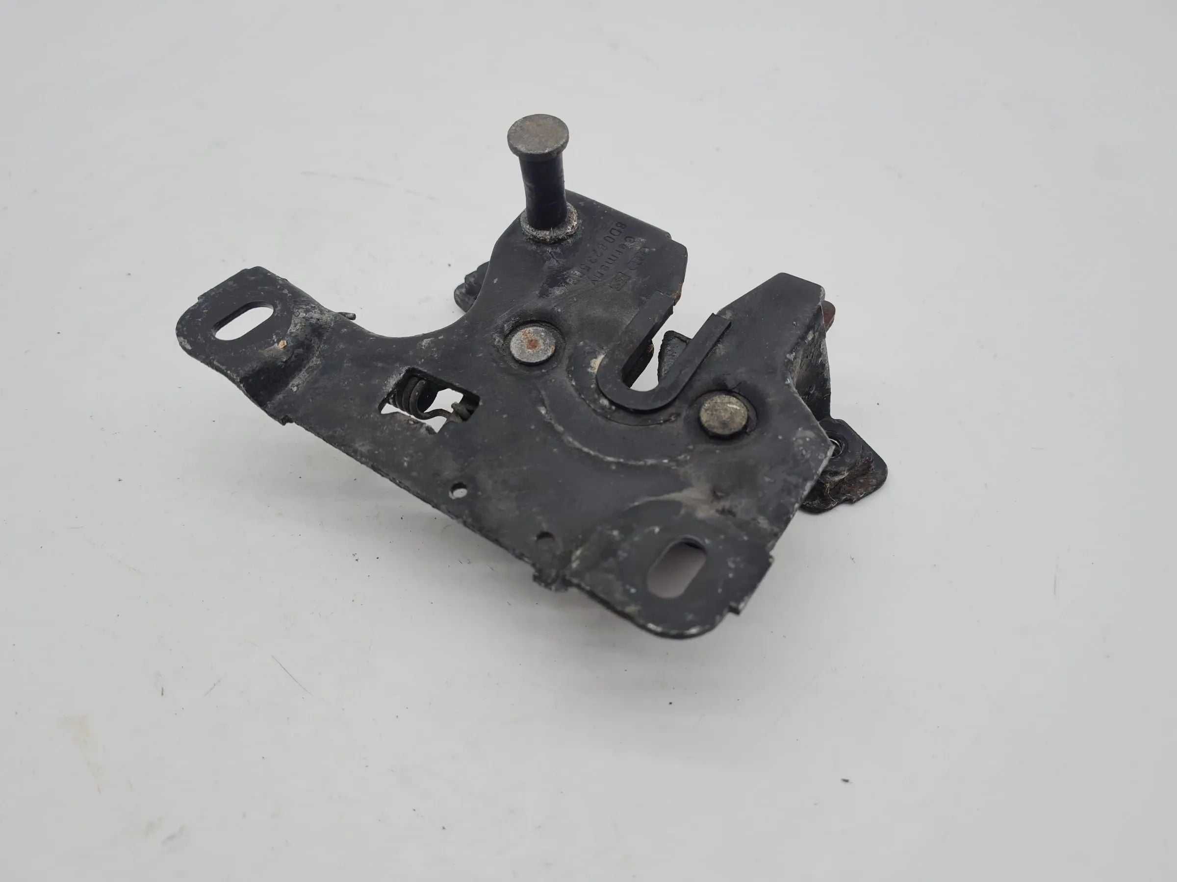 Original Audi A6 (4B2/4B4) Motorhaube Motorhaubenschloss 8D0823508