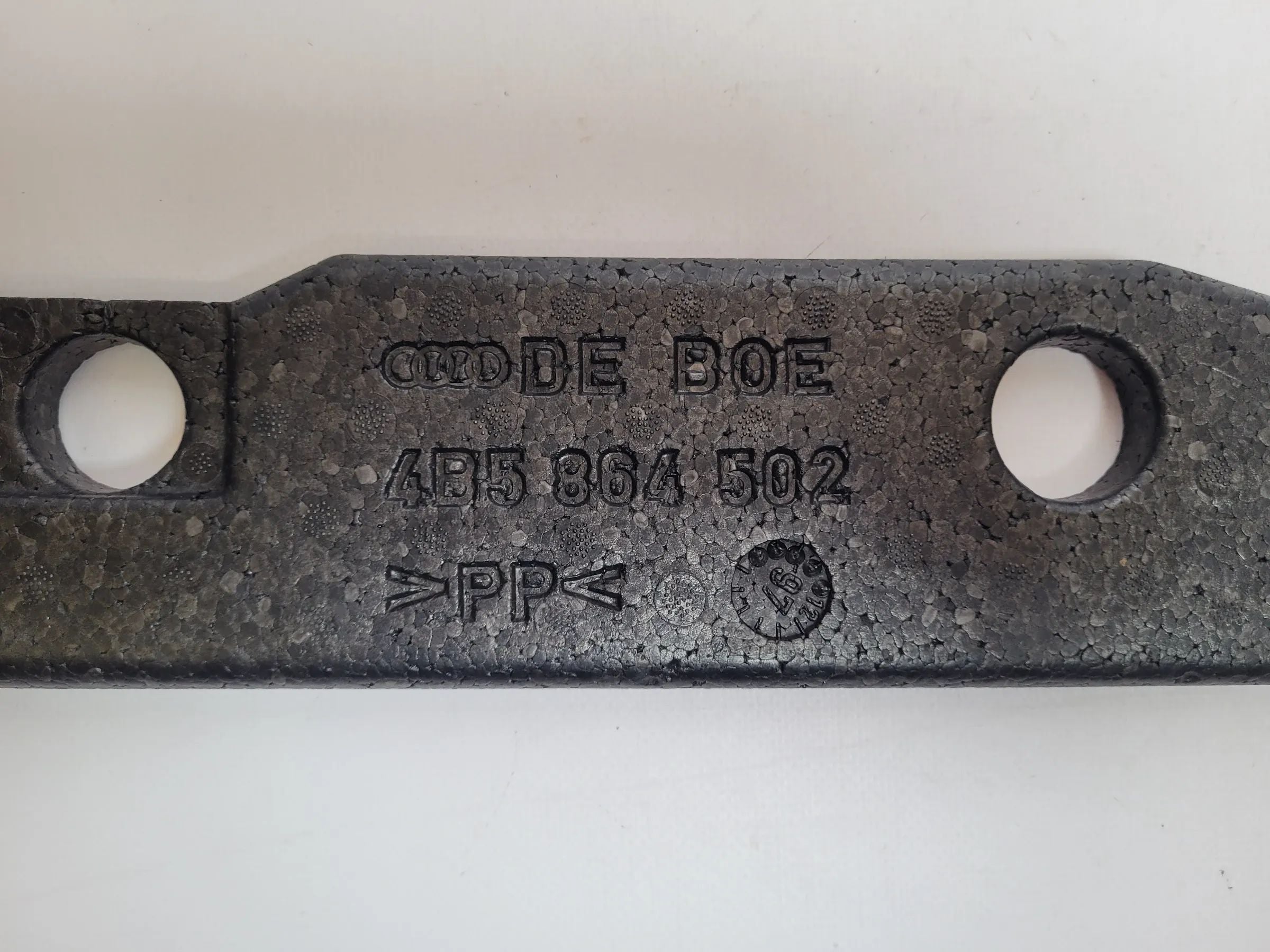 Original Audi A6 (4B2/4B4) Kofferraum Schaumstoff Füller Rechts 4B5864502