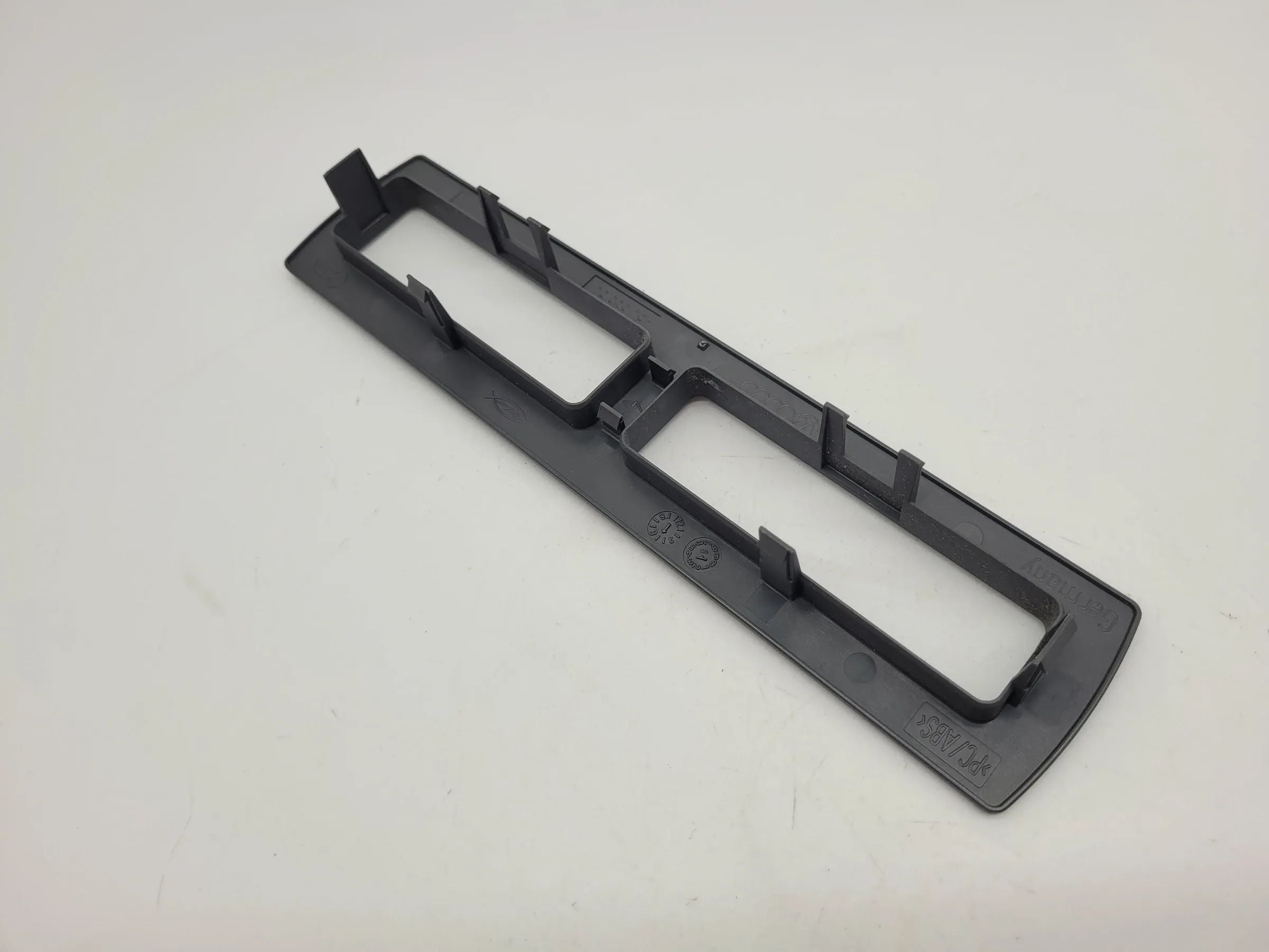 Original Audi A6 (4B2/4B4) Abdeckung Blende Getränkehalter 4B0885607