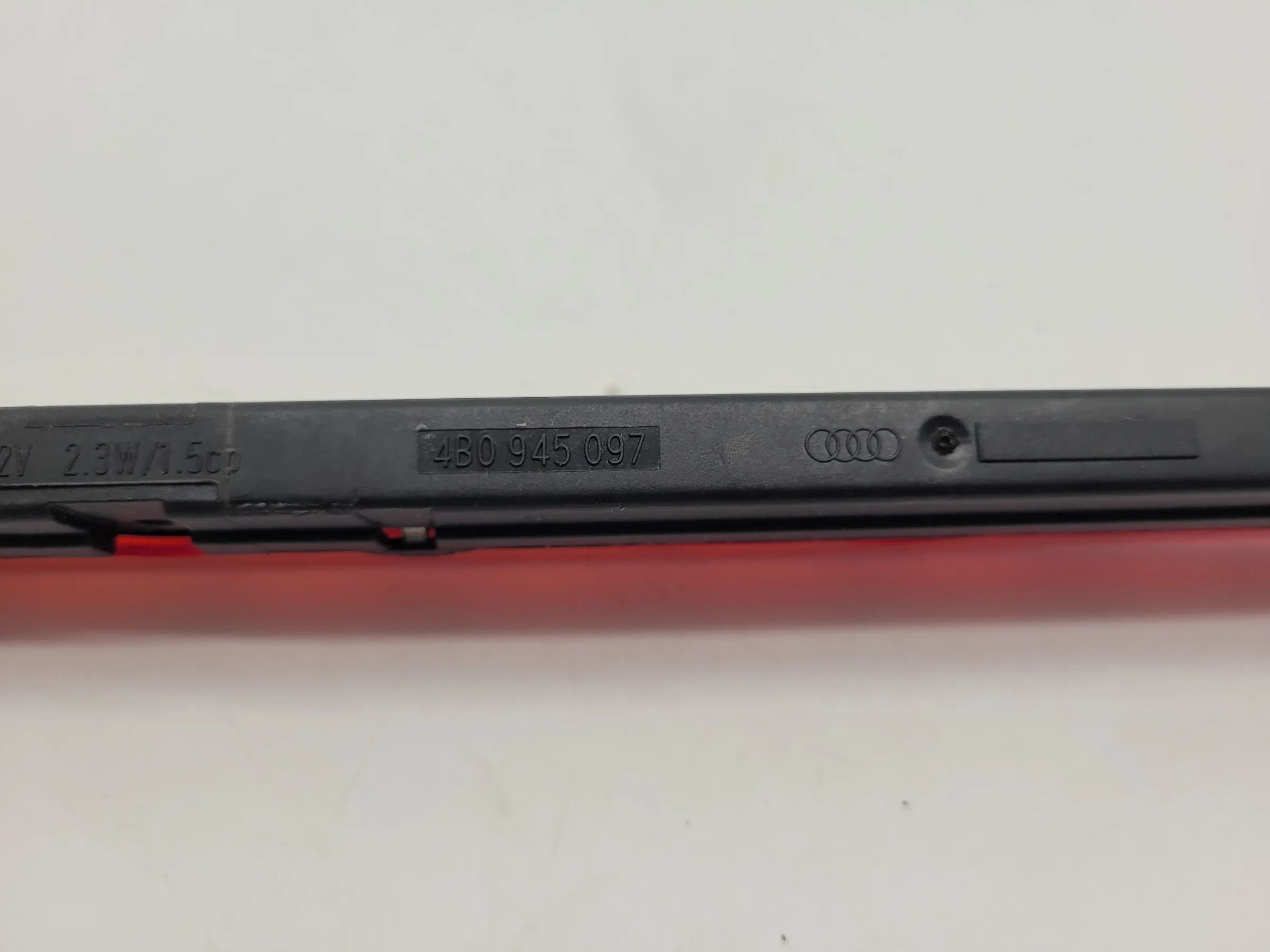 Original Audi A6 (4B2/4B4) Zusatzbremsleuchte 3. Bremsleuchte 4B0945097