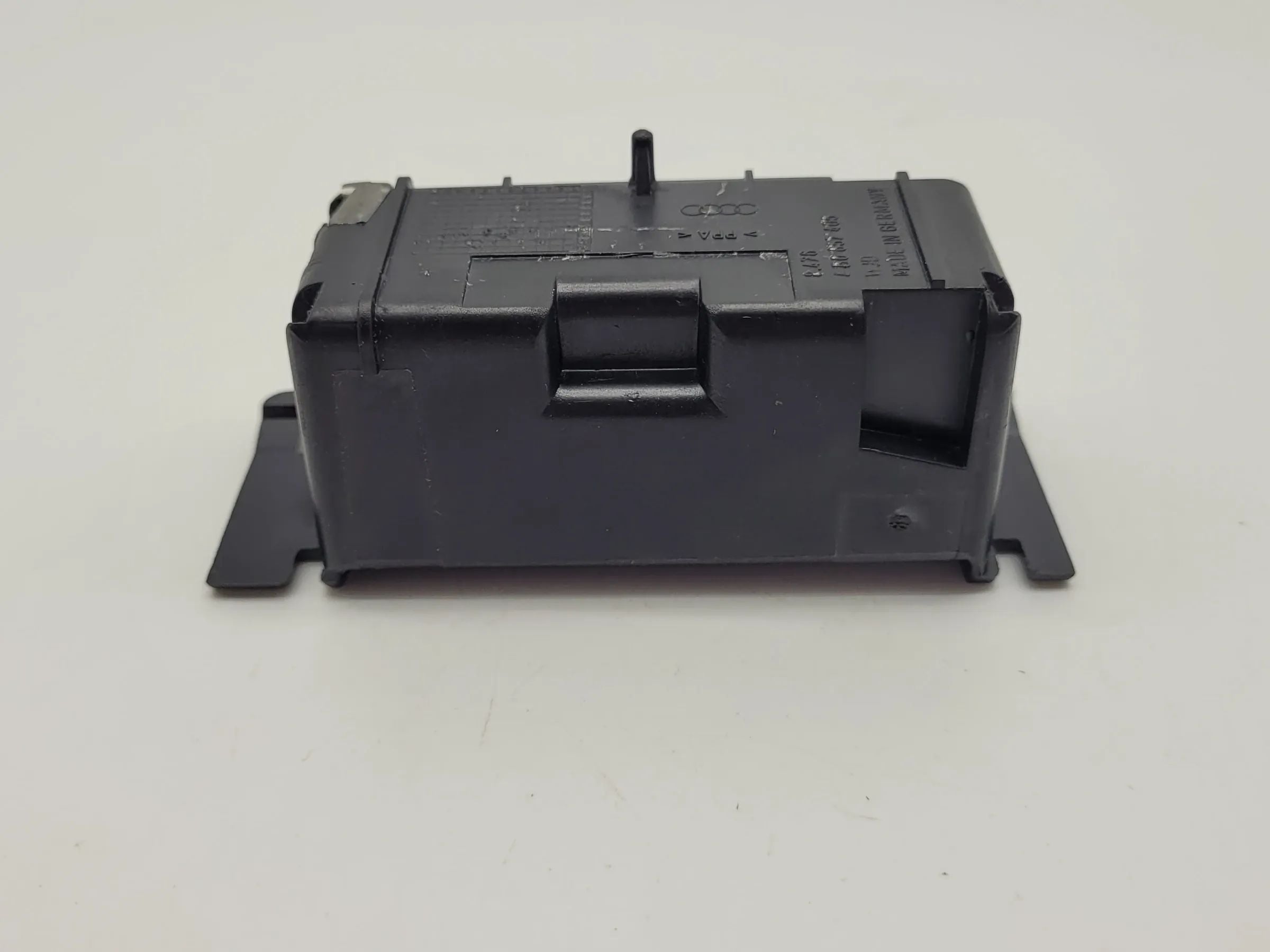 Original Audi A6 (4B2/4B4) Aschenbechereinsatz 4B0857405