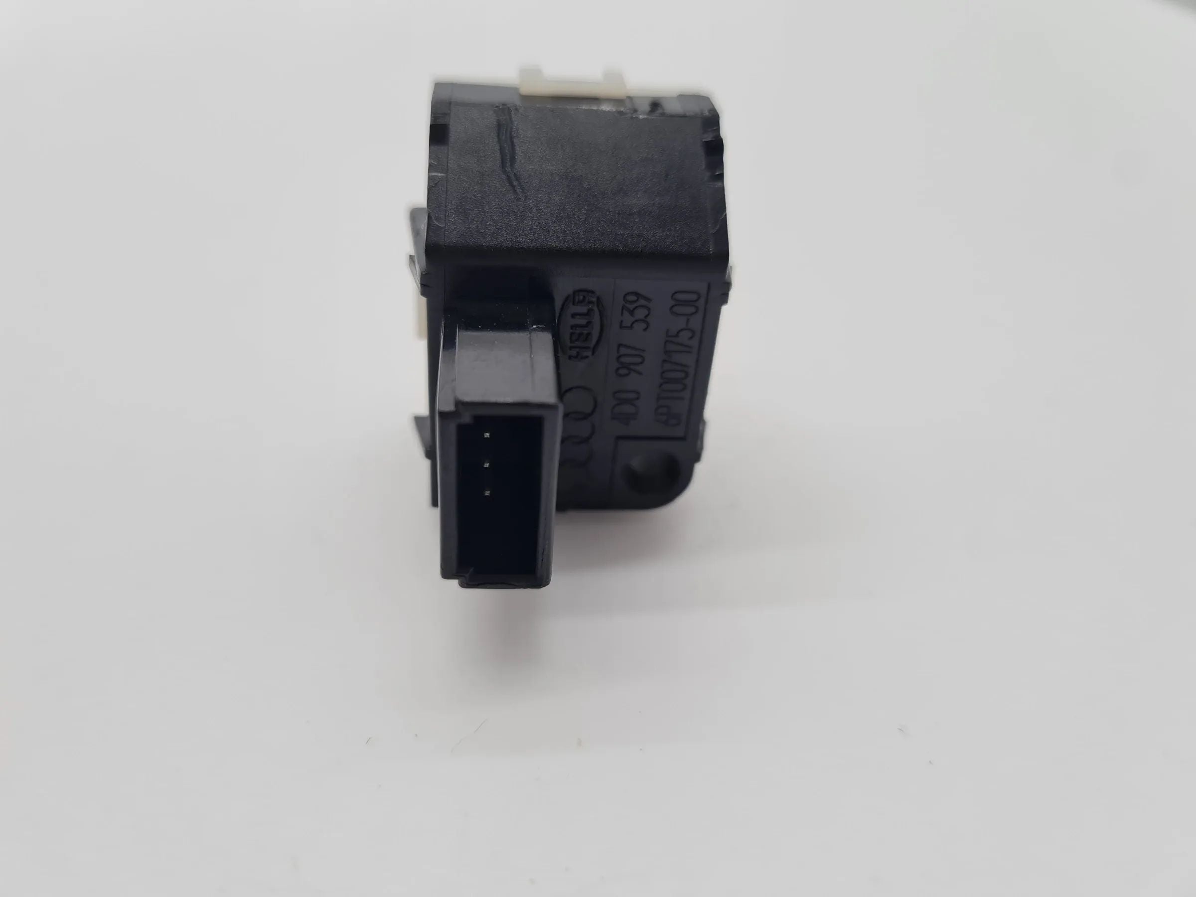 Original Audi A6 (4B2/4B4) Sonnensensor Temperaturfühler 4D0907539