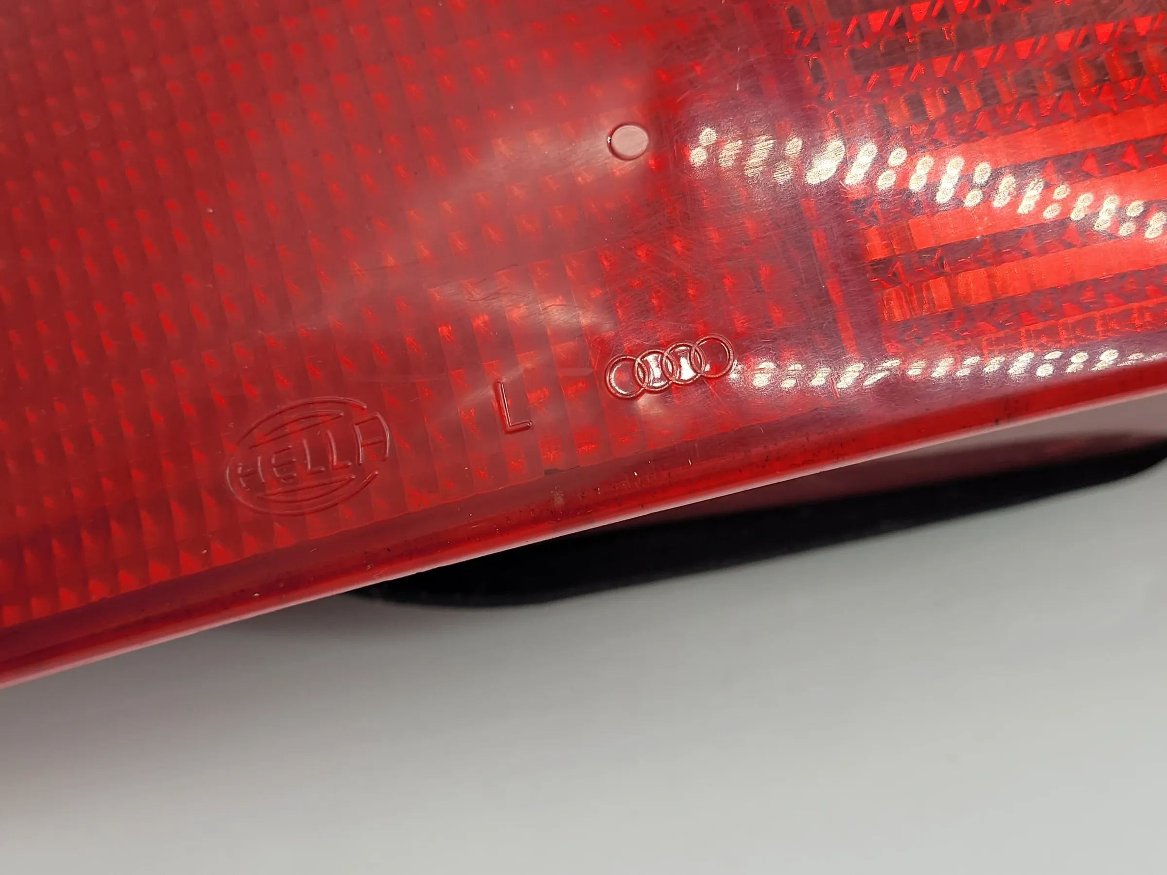 Original Audi A6 (4B2/4B4) Rücklicht / Rückleuchte Links 4B5945095