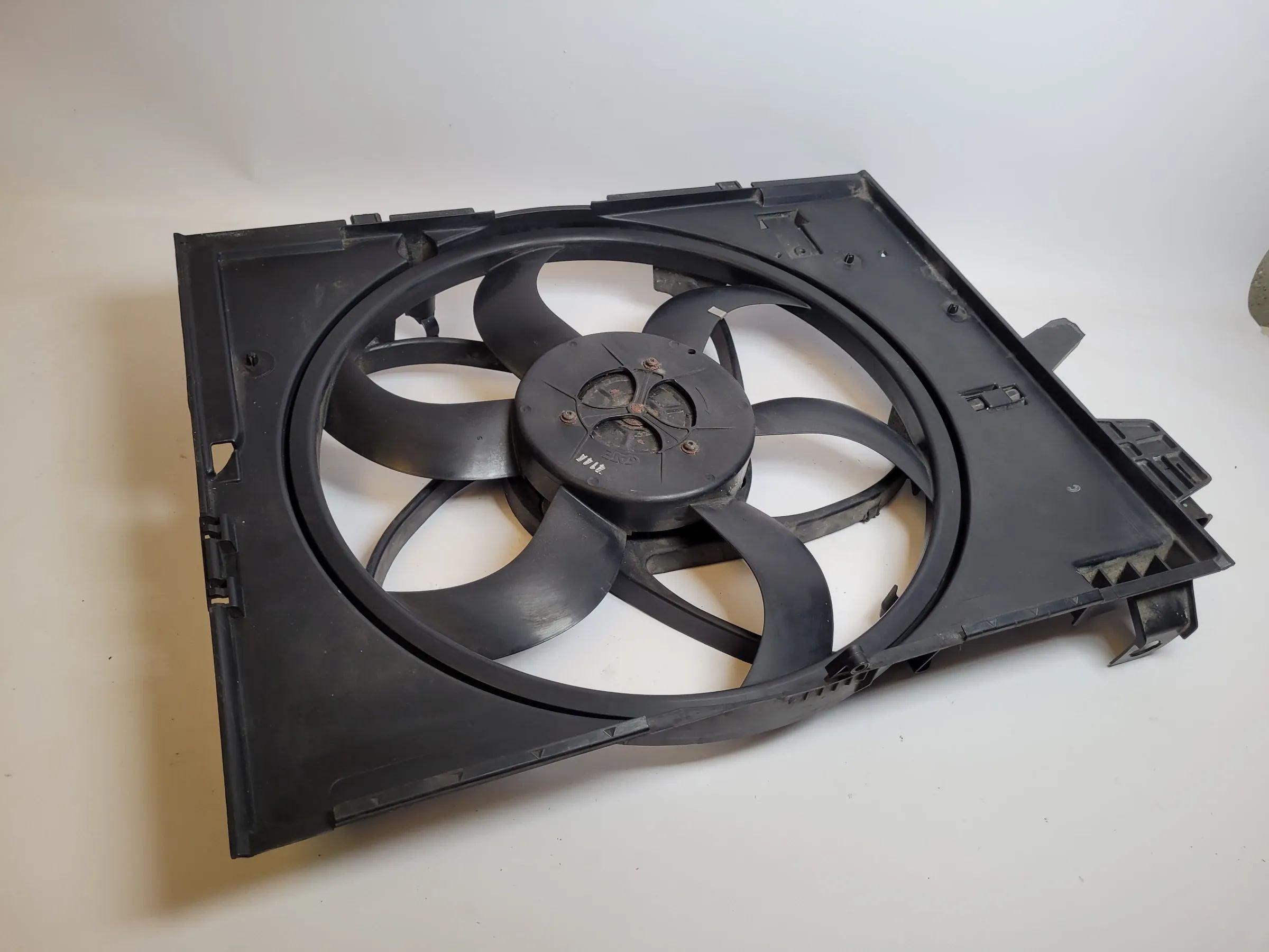 Original BMW 5er (E60/E61) Elek. Lüfter Ventilator Kühler 67.32-6931231