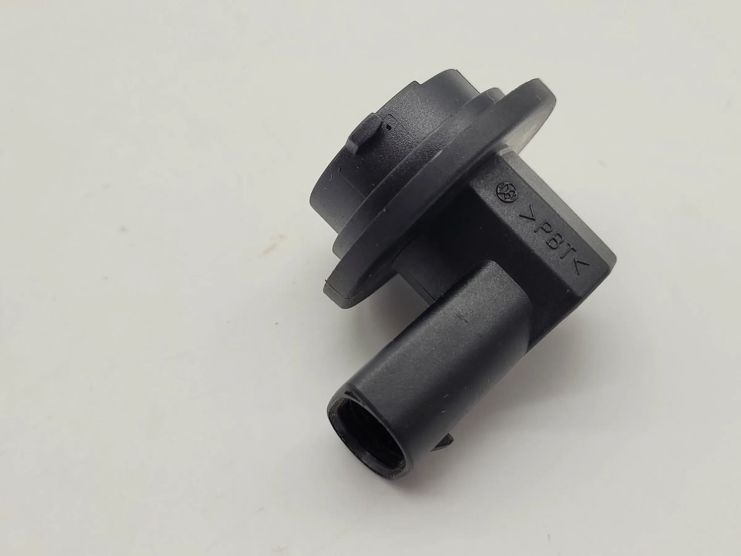 Original Mini One R50/R53 Lampenfassung Fassung Rückfahrleuchte Mitte (1477678)