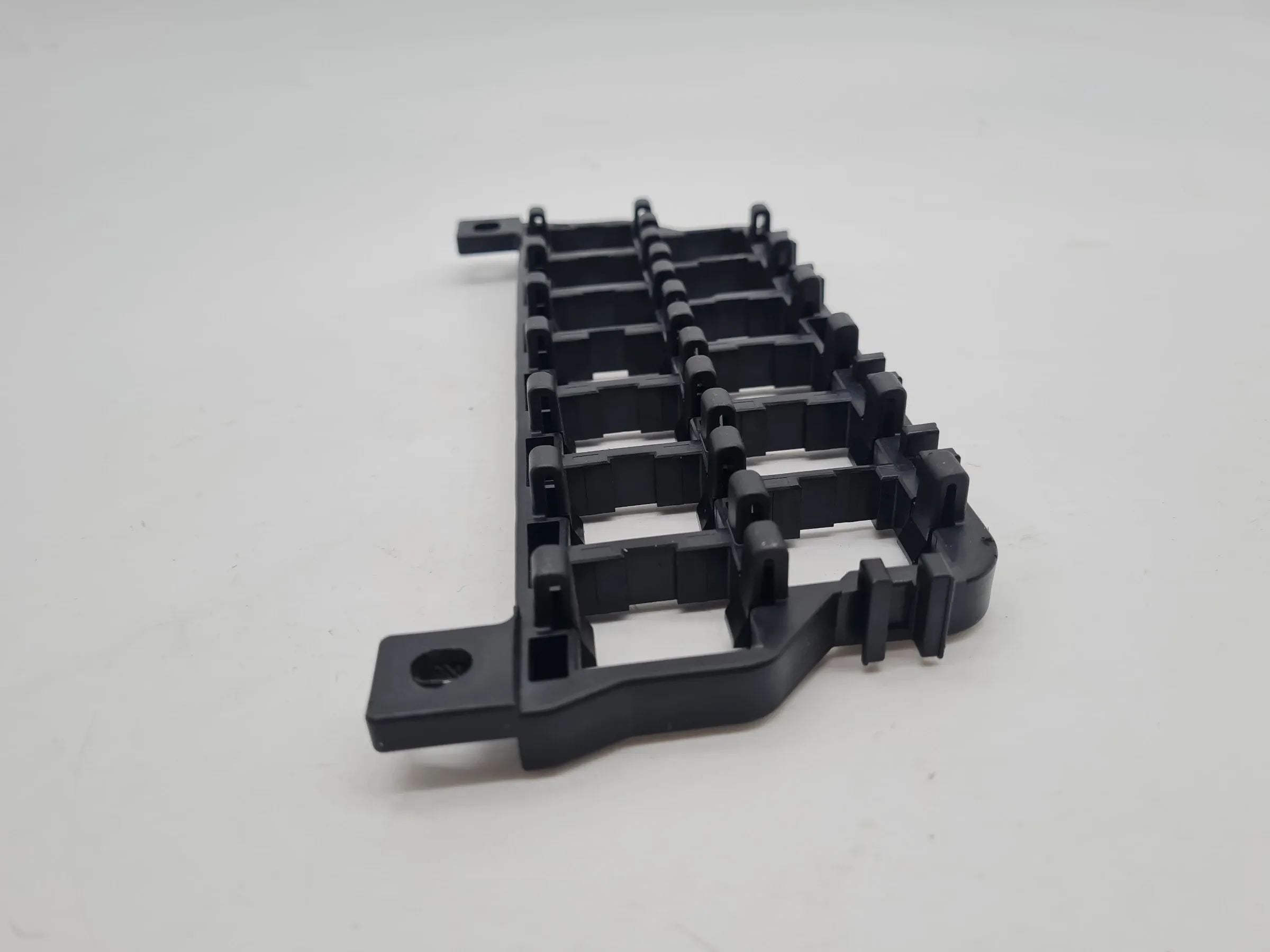 Original Audi A6 (4B2/4B4) Relais Stecker Leiste Träger 8D0937503E