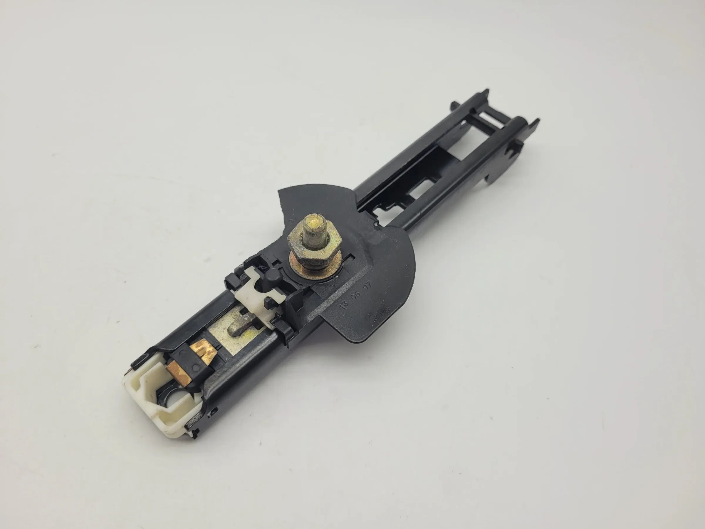 Original Audi A6 Gurtversteller Höhenverstellung Vorne Rechts 4A0857833D
