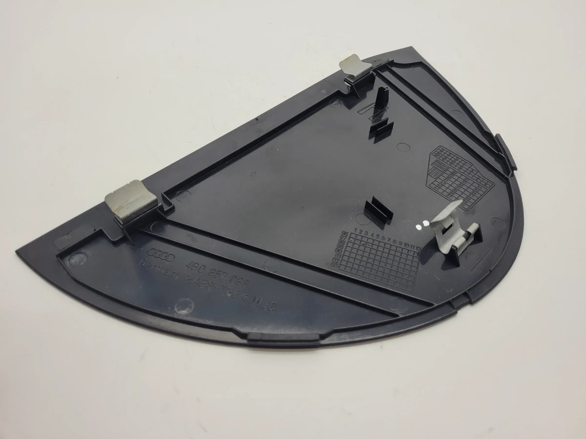 Original Audi A6 (4B2/4B4) Armaturenbrett Seitenblende Rechts Schwarz 4B0857086