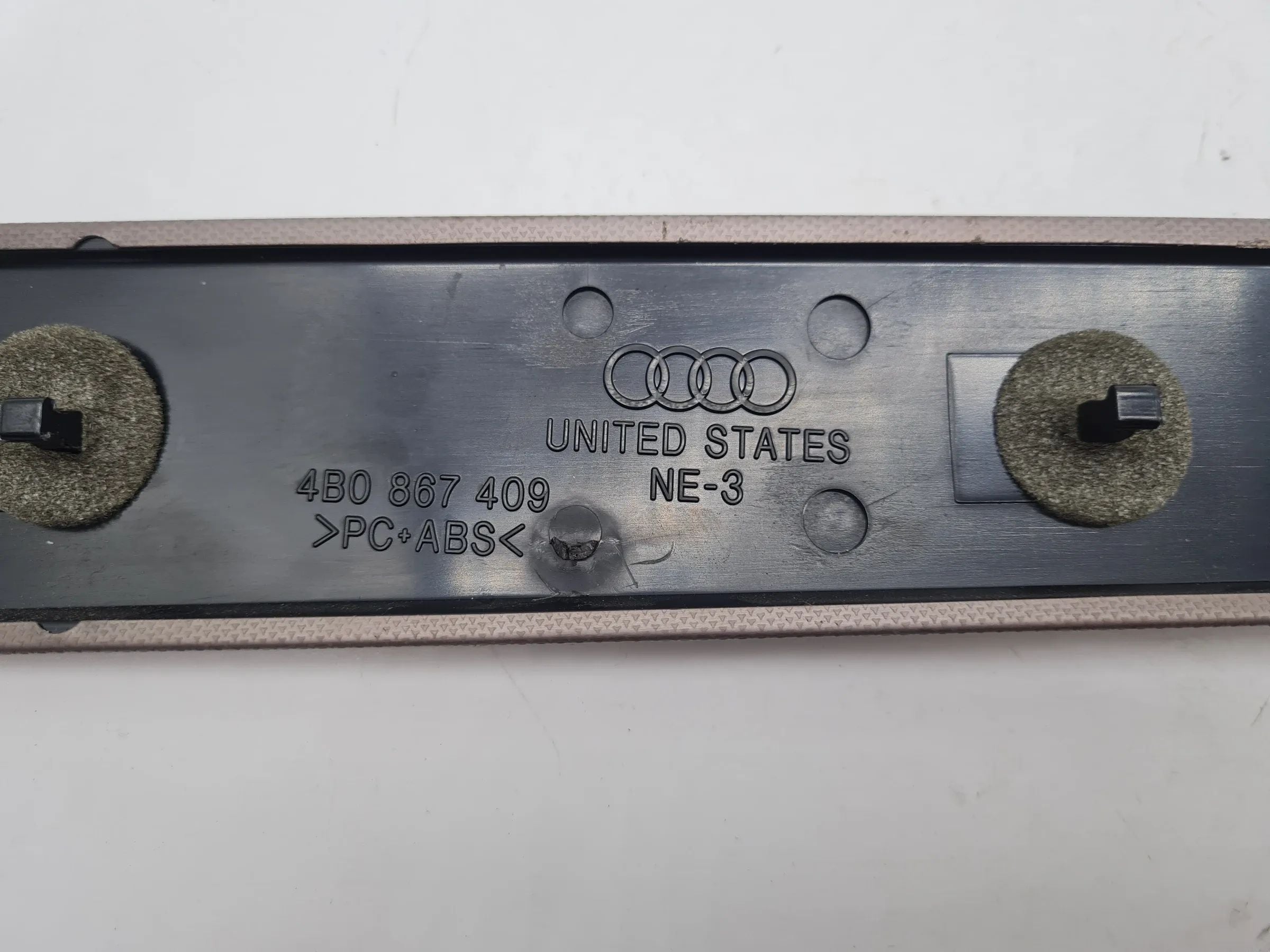 Original Audi A6 (4B2/4B4) Zierleiste Dekorleiste Tür Vorne Links 4B0867409
