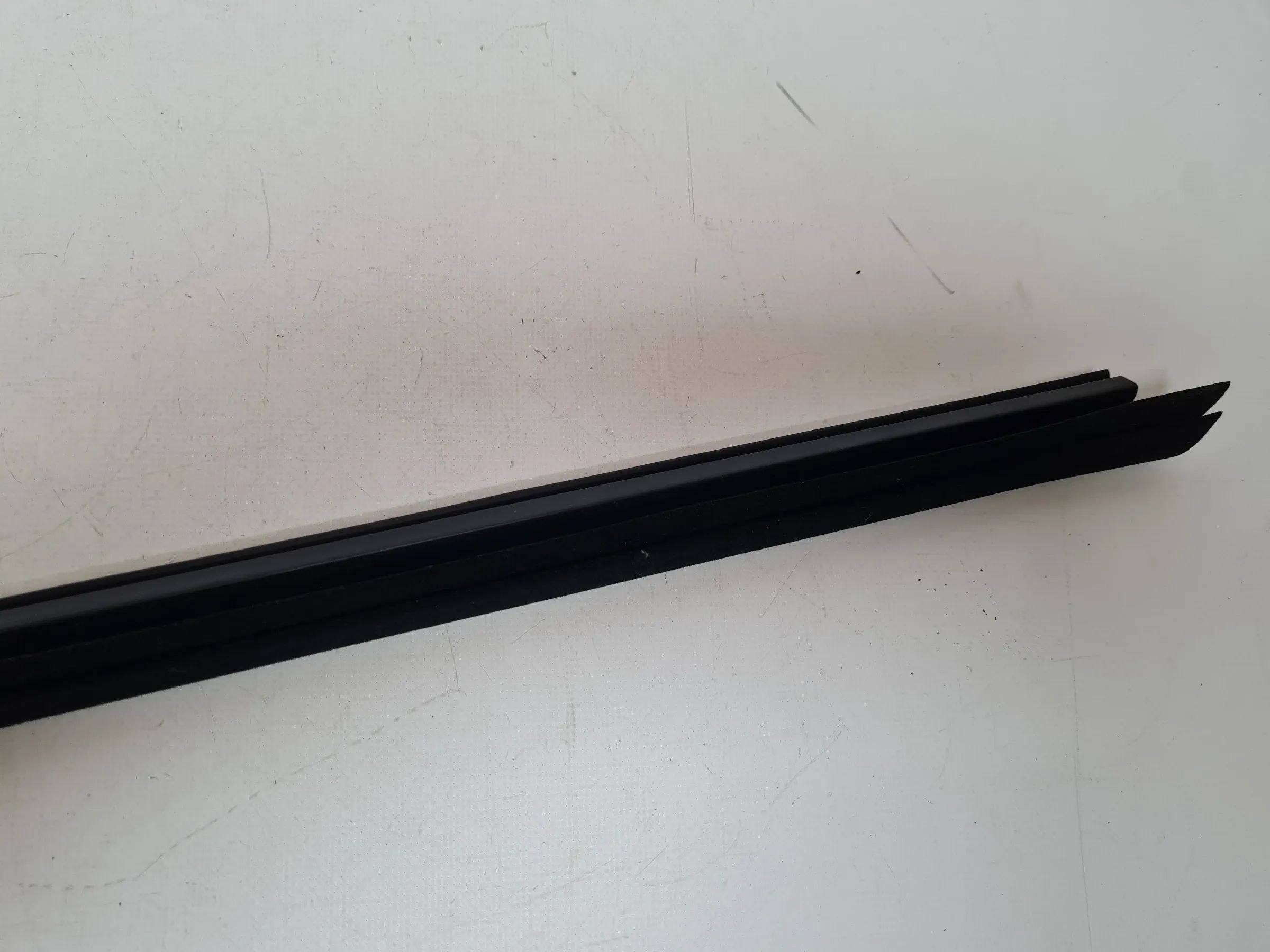 Original Audi A4 (8E/B6/B7) Tür Fenster Dichtung Leiste Links Hinten 8E0839479