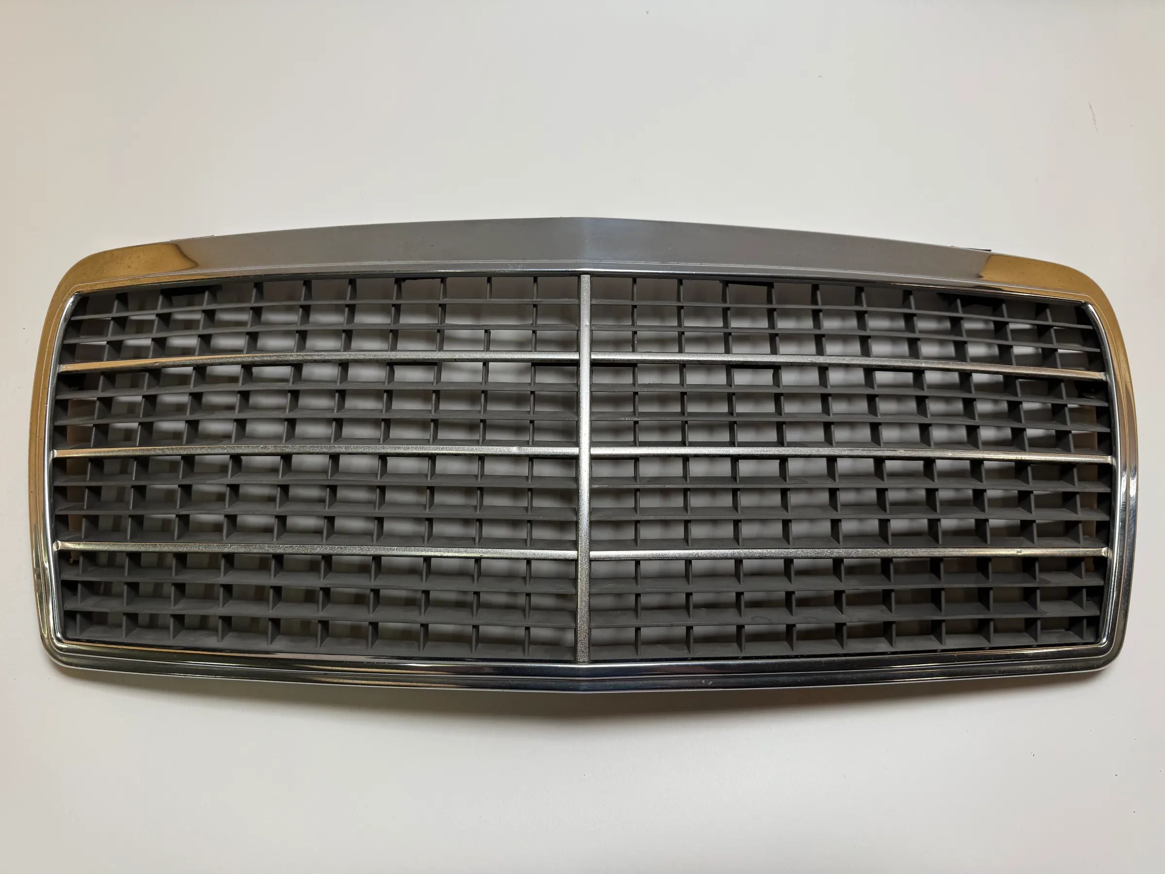 Calandre Mercedes Classe E S 124 1248800783 05-1993