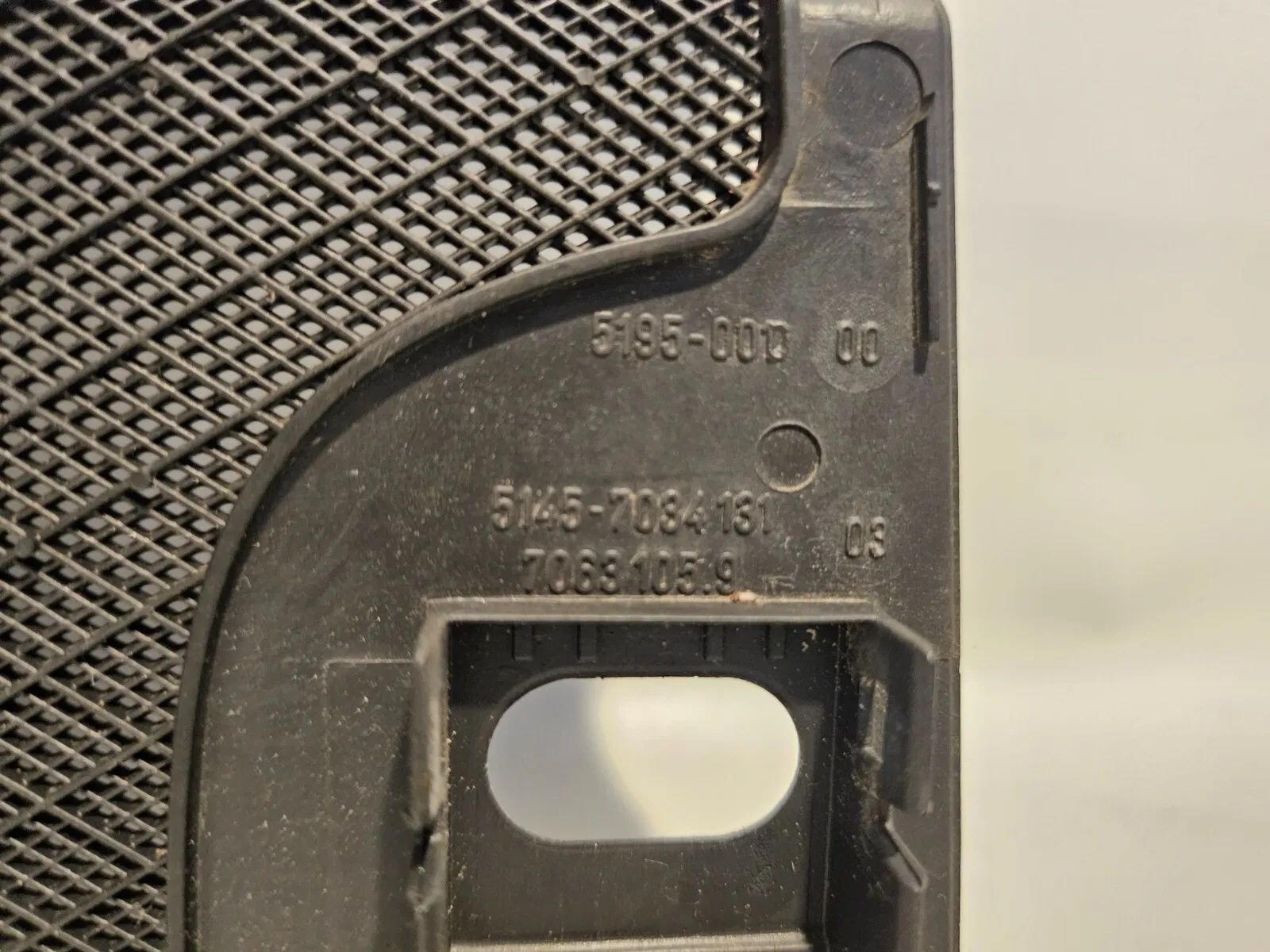 Orijinal BMW 5 Serisi E60 E61 Hoparlör Kaplaması Siyah 7034131 Orta