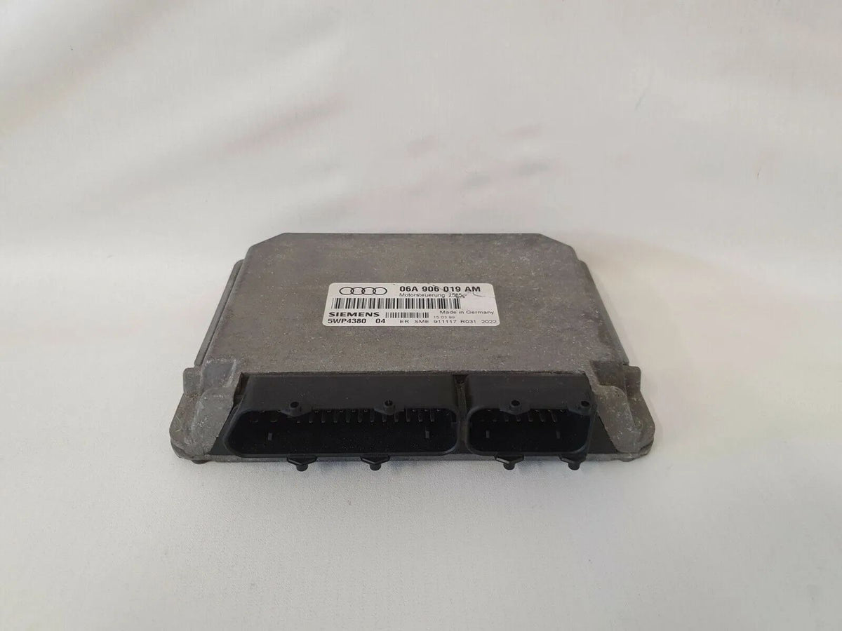 Original Audi A3 (8L) 1.6 Boîtier de gestion moteur 06A906019AM