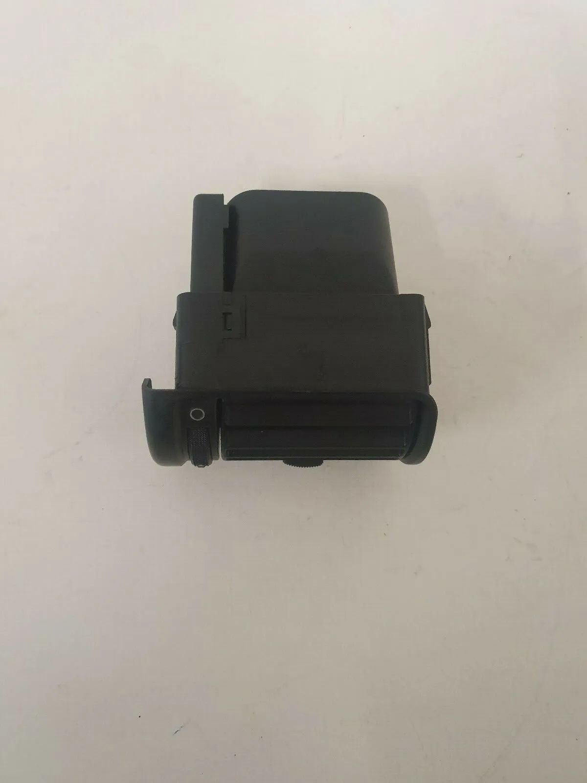 純正 Audi A4 B5 8D1820901 エアコン吹出口 左 ダッシュボード