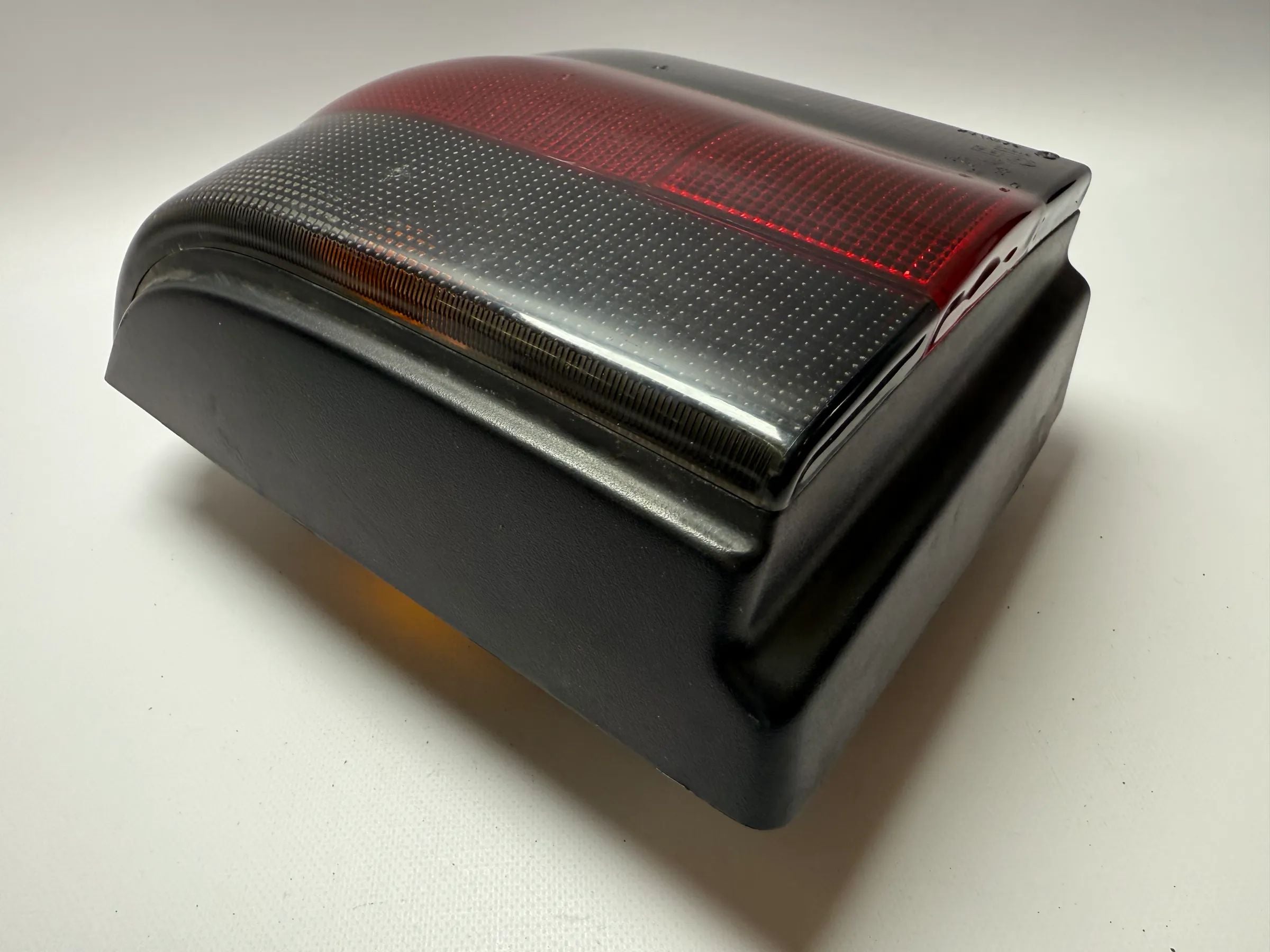 Original Renault 19 Phase II L53/853/D53 rear light taillight right 7700815980 