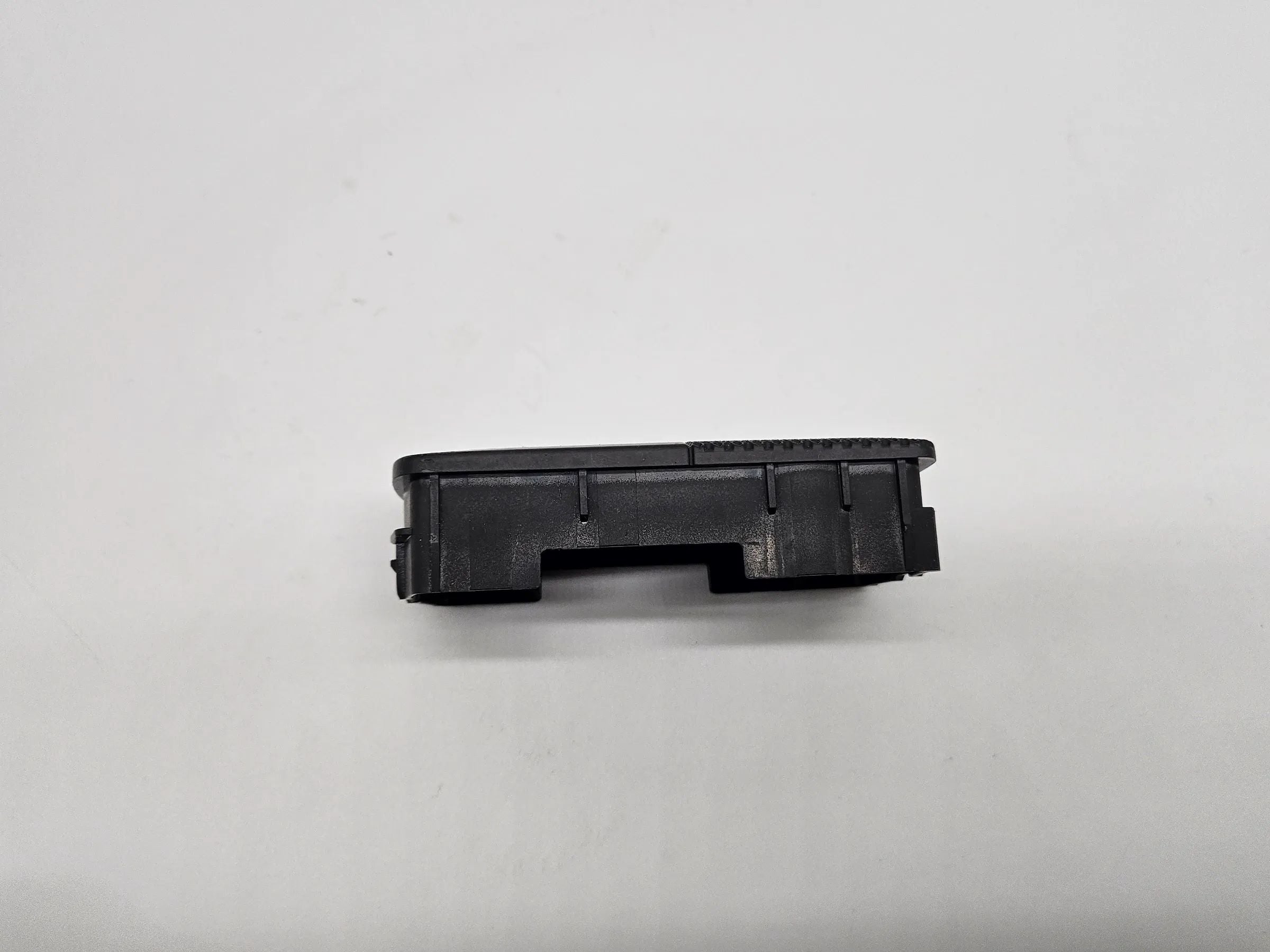 Oryginalna osłona głośnika drzwi tylna prawa Opel Vectra C 24437640