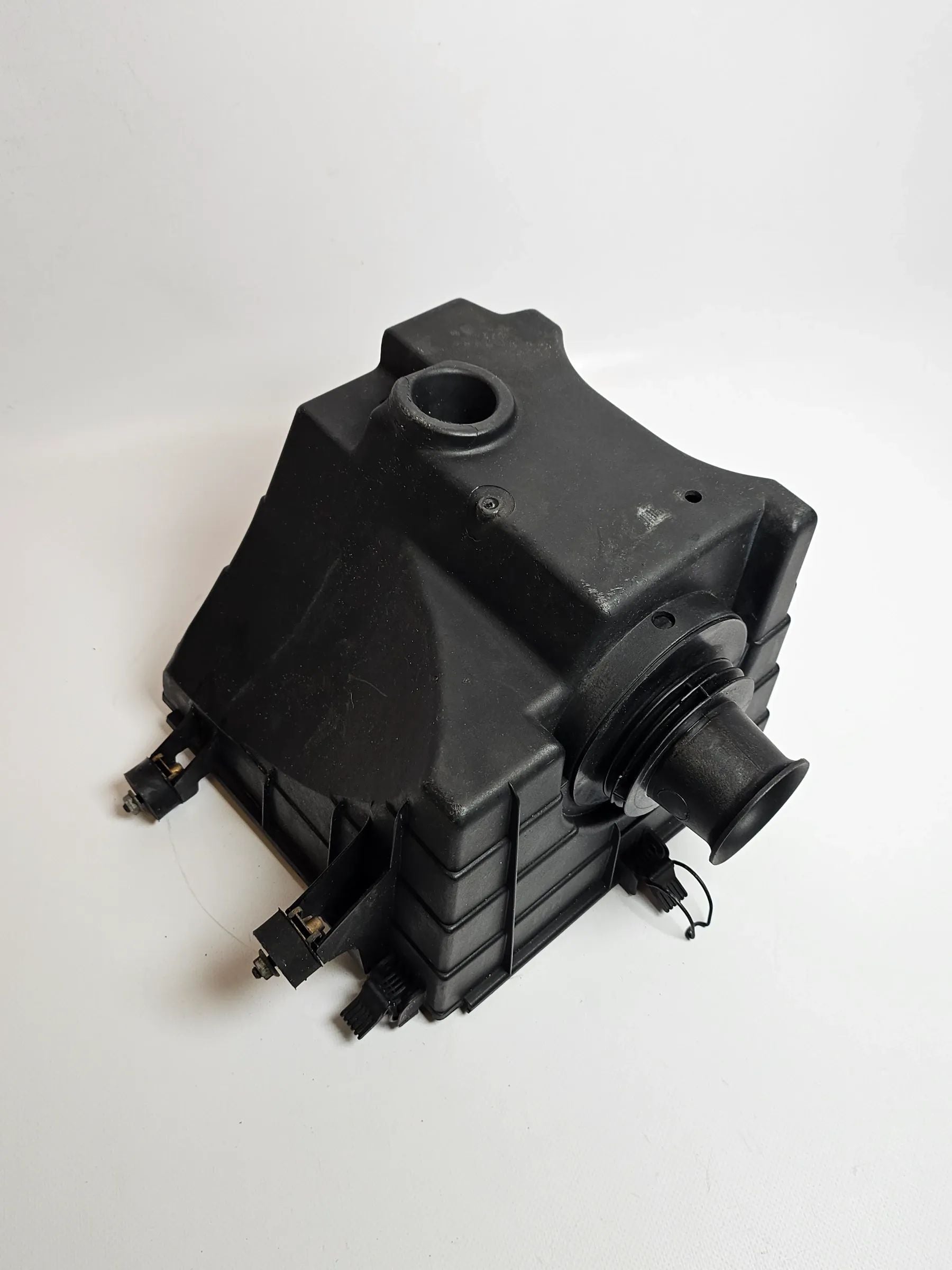 Oryginalna dolna obudowa filtra powietrza BMW E36 M43 1247465