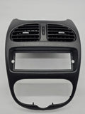 Original PEUGEOT 206 CC Luft Düse Mitte Einbau Rahmen Radio Schacht 9640404777
