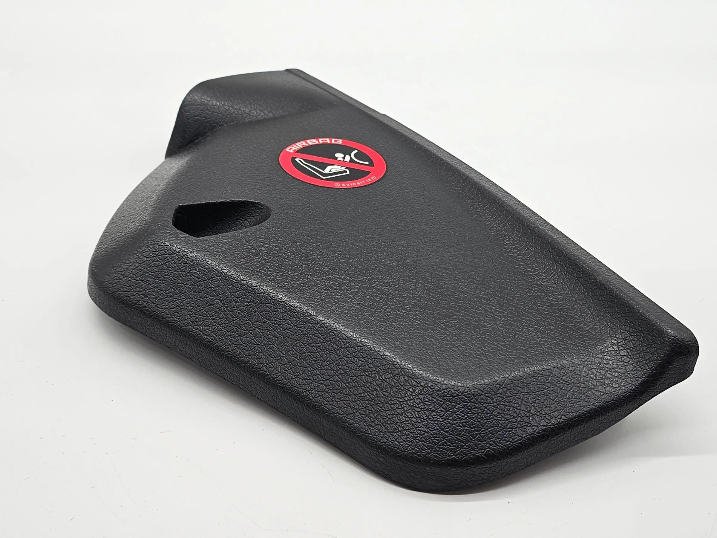 Крышка облицовки передней панели справа Mercedes-Бенц W203 оригинал A2036800678