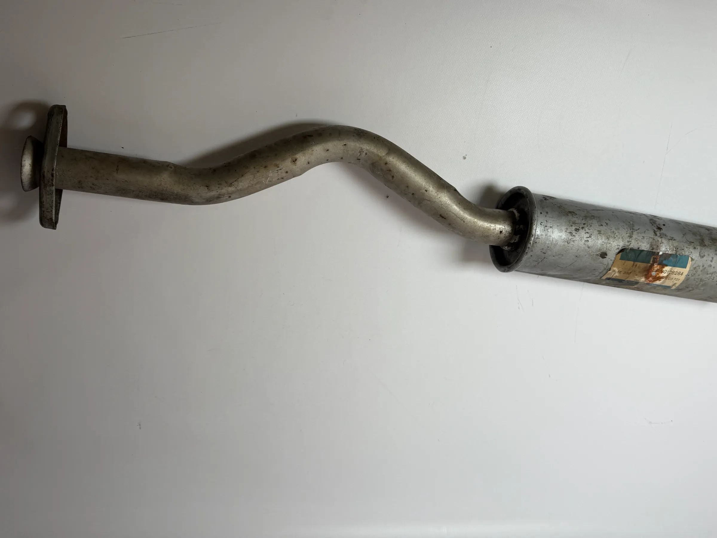 Oryginalny Opel Kadett D tłumik środkowy 852200 / 90128264