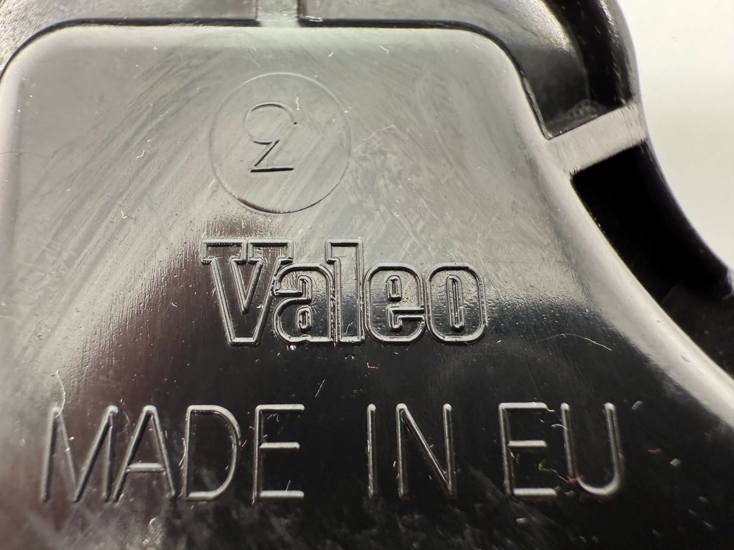 Cache phare gauche d'origine Audi A4 (8E5/8E2/B6)