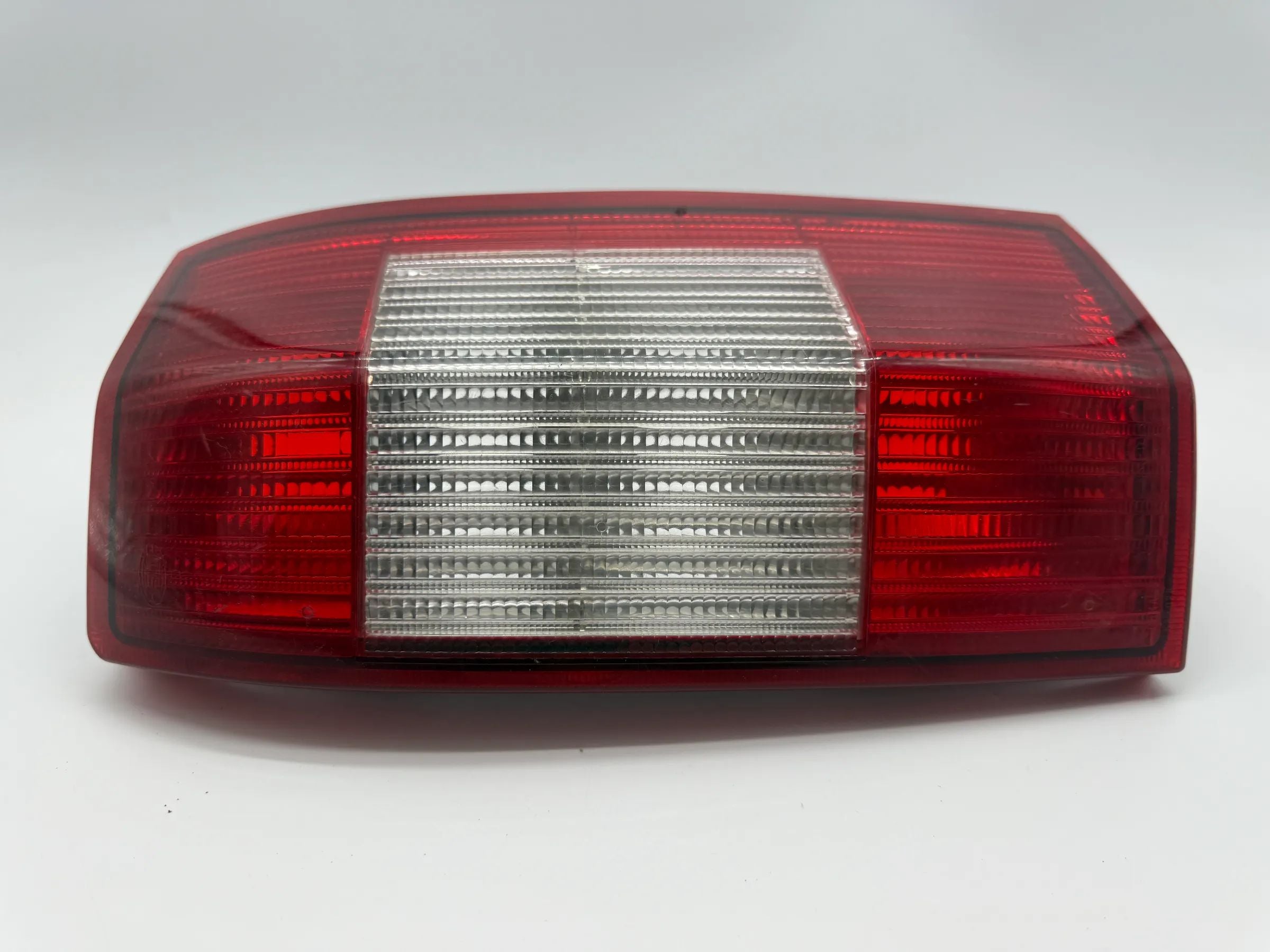 Original Opel Omega B (V94) Rücklicht / Rückleuchte Rechts 143572