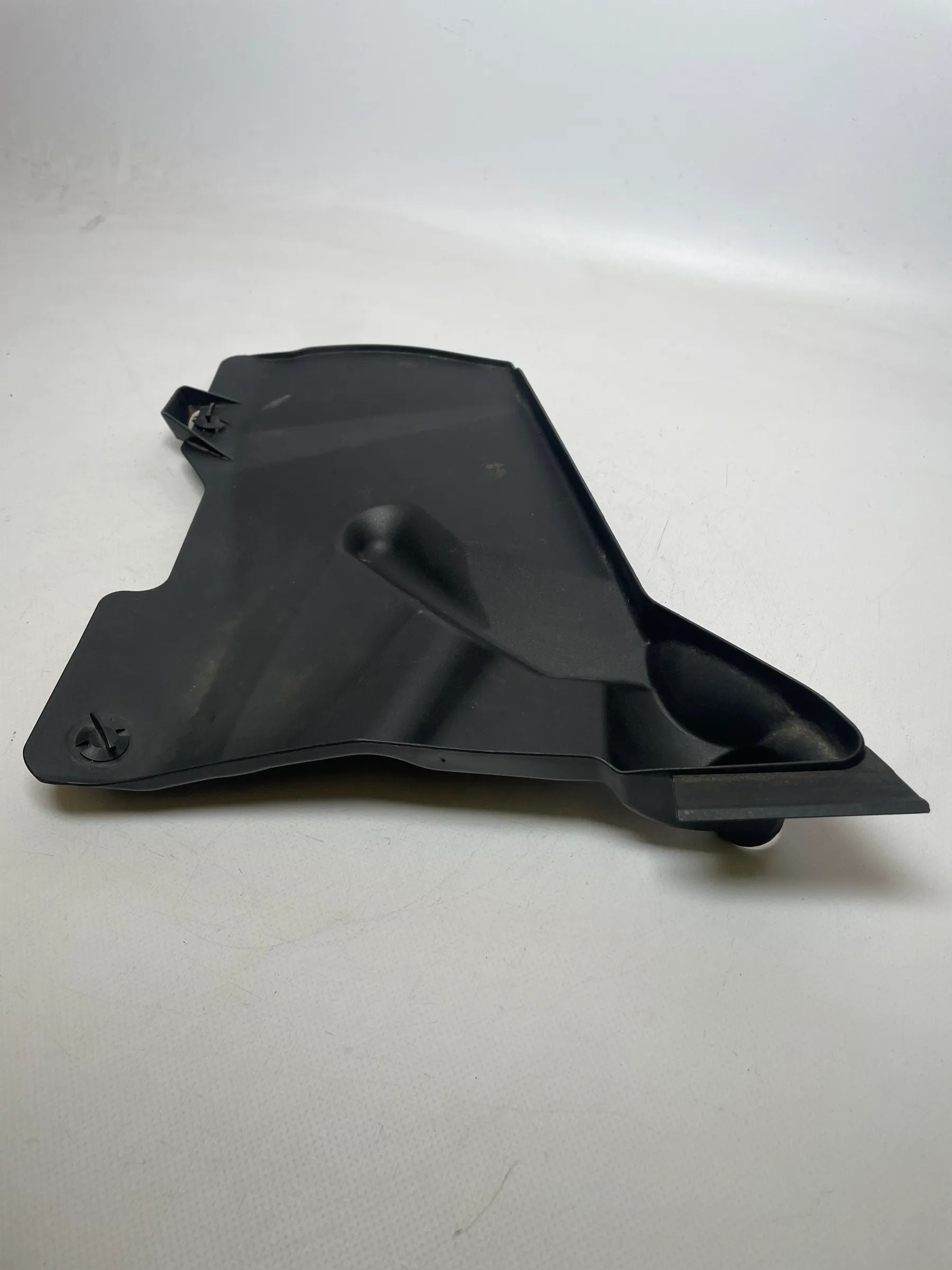 Original Mercedes C-Klasse W203 Verkleidung Luftkanal 2038301513