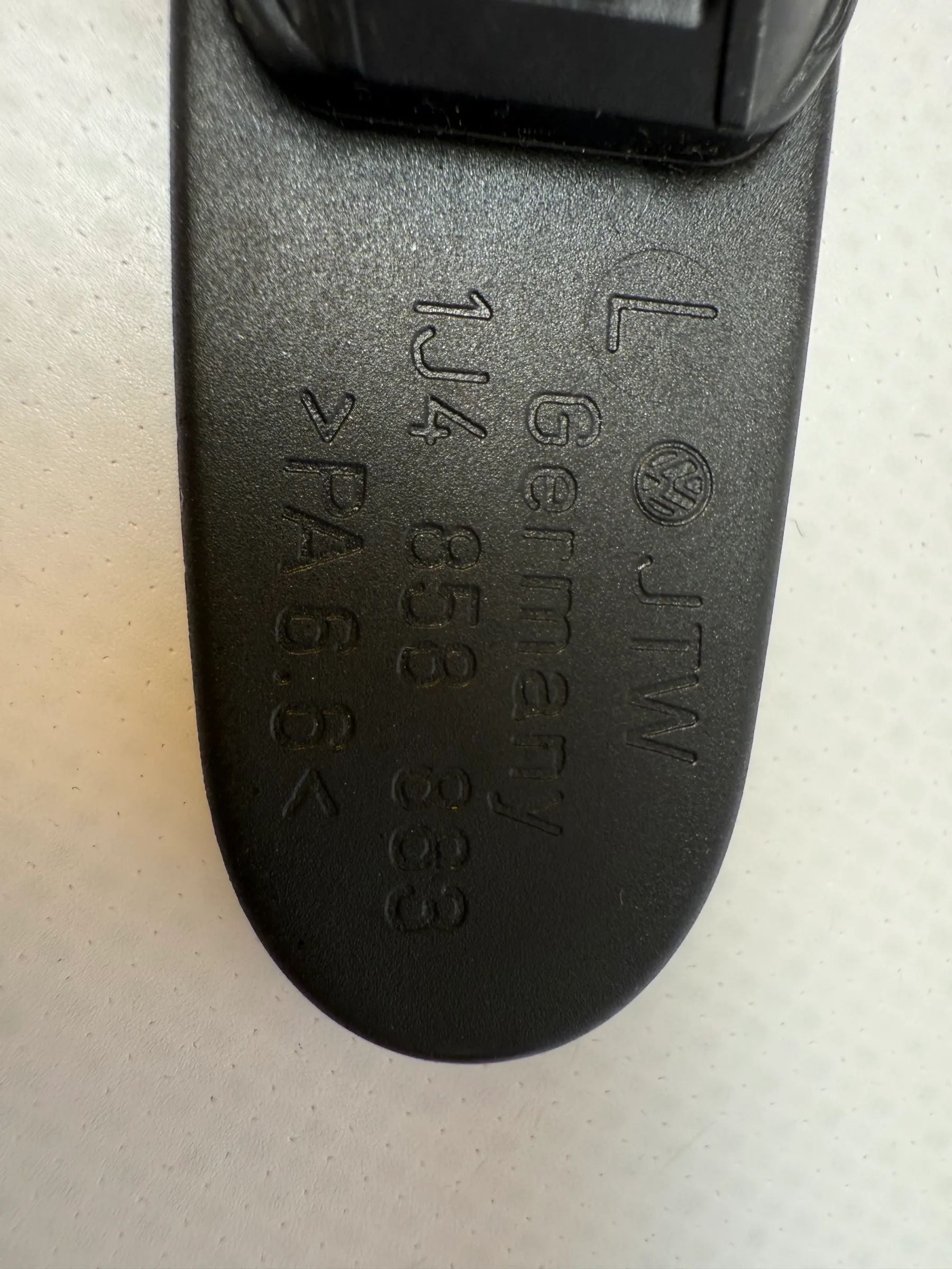 純正 VW ゴルフ4 IV 1J4858883 左Cピラートリム用シートベルトホルダー