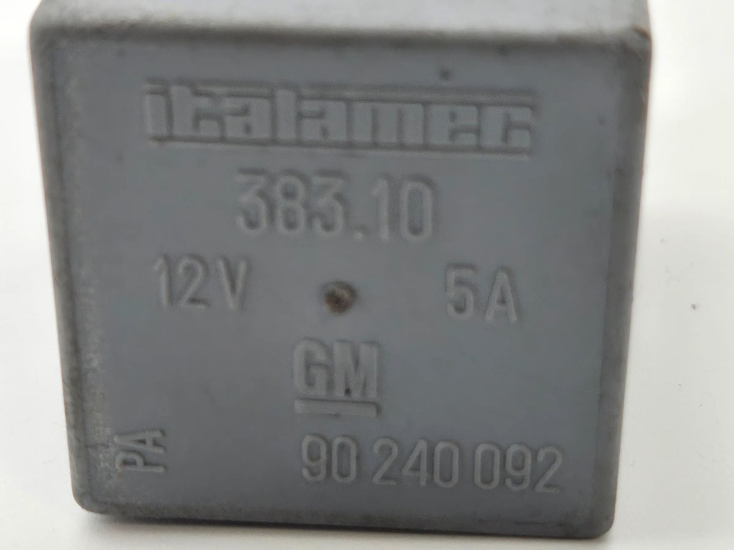 อะไหล่แท้ Opel Calibra Omega B รีเลย์ GM Italamec 12V 5A 90240092