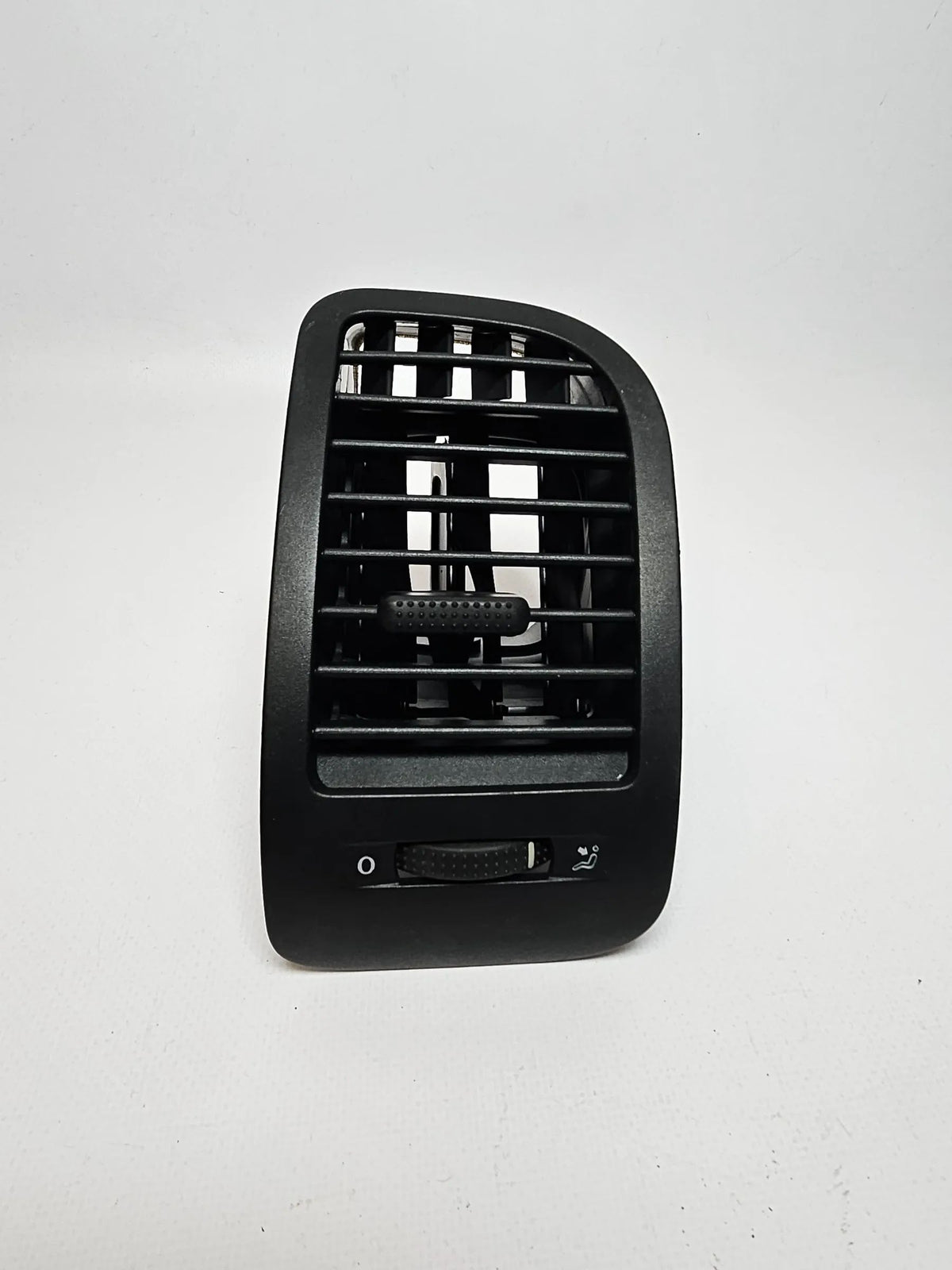 Oryginalna dysza powietrzna prawy nawiew VW Polo 6N 6N2 Lupo 6X 6X1819704A