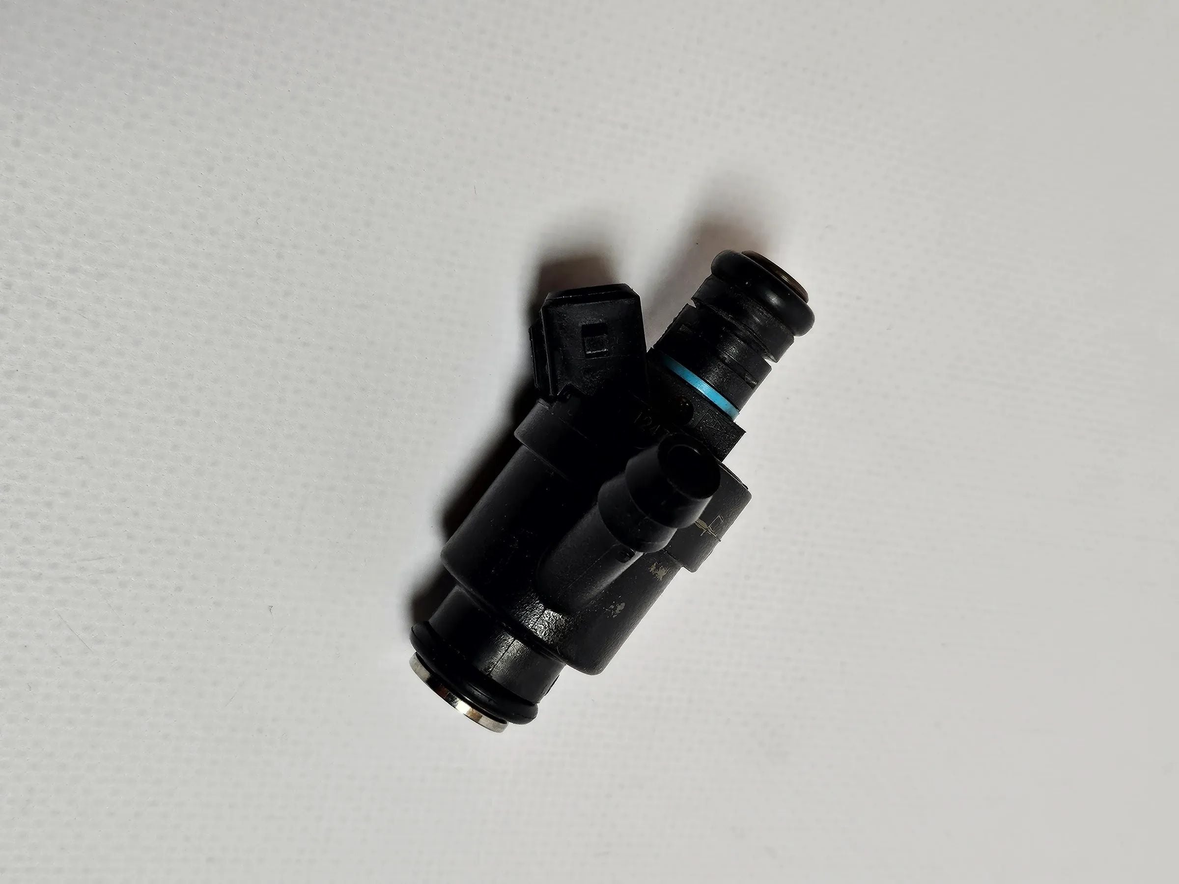 Oryginalny wtrysk paliwa BMW 3 E46 87kW Benzyna D3768FA 1247931