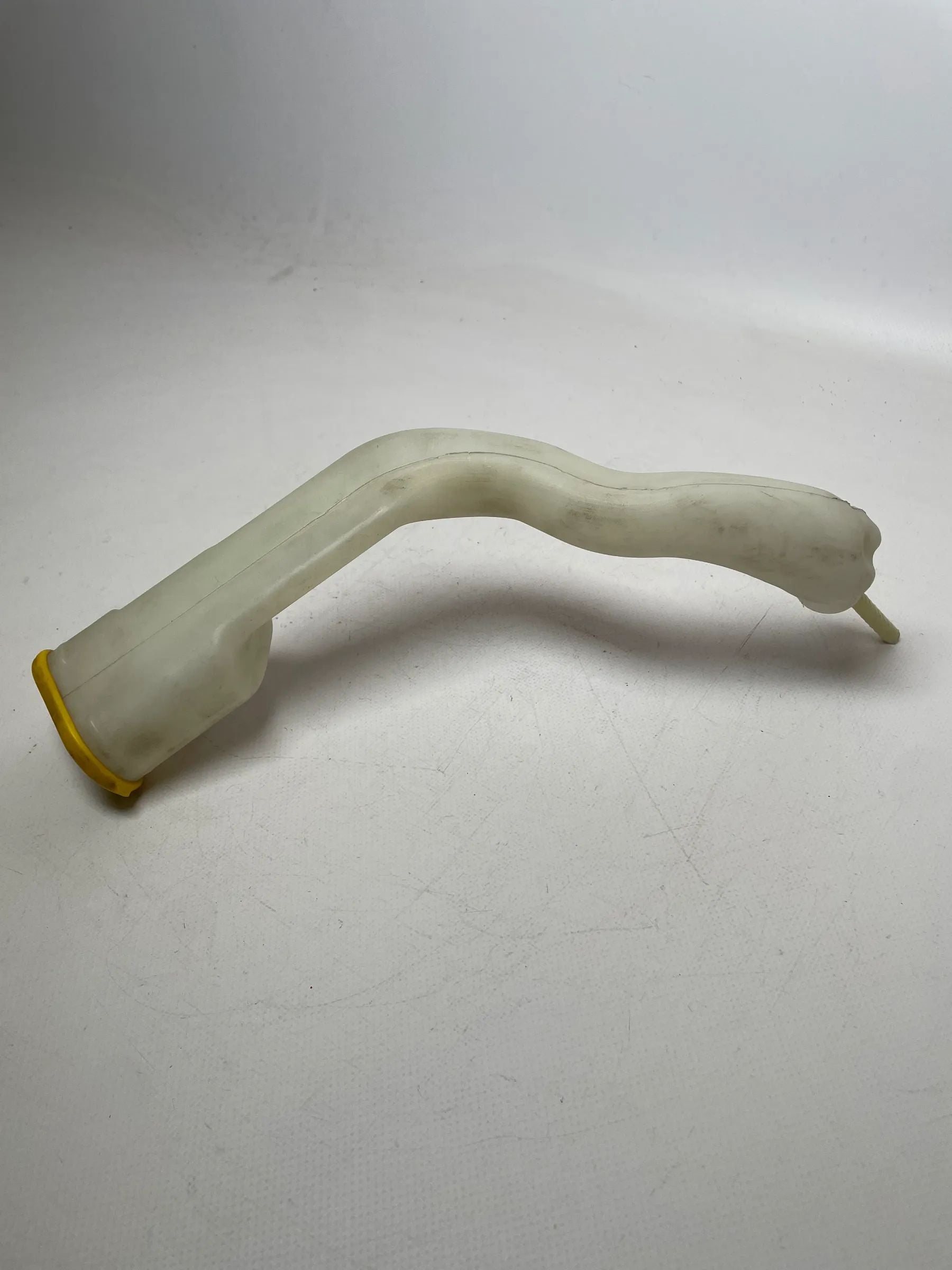 Original Mercedes-Benz C220 (W/S/CL203) Einfüllstutzen 2038690017