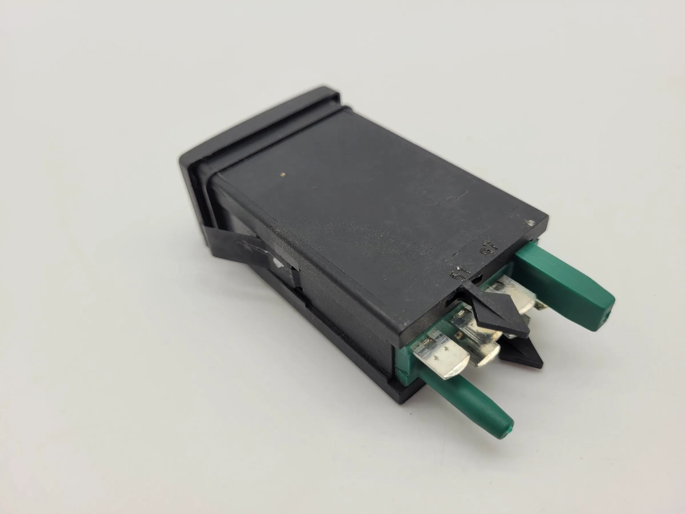 Original AUDI A4 (8D2/B5) Schalter Sitzheizung 8D0963563