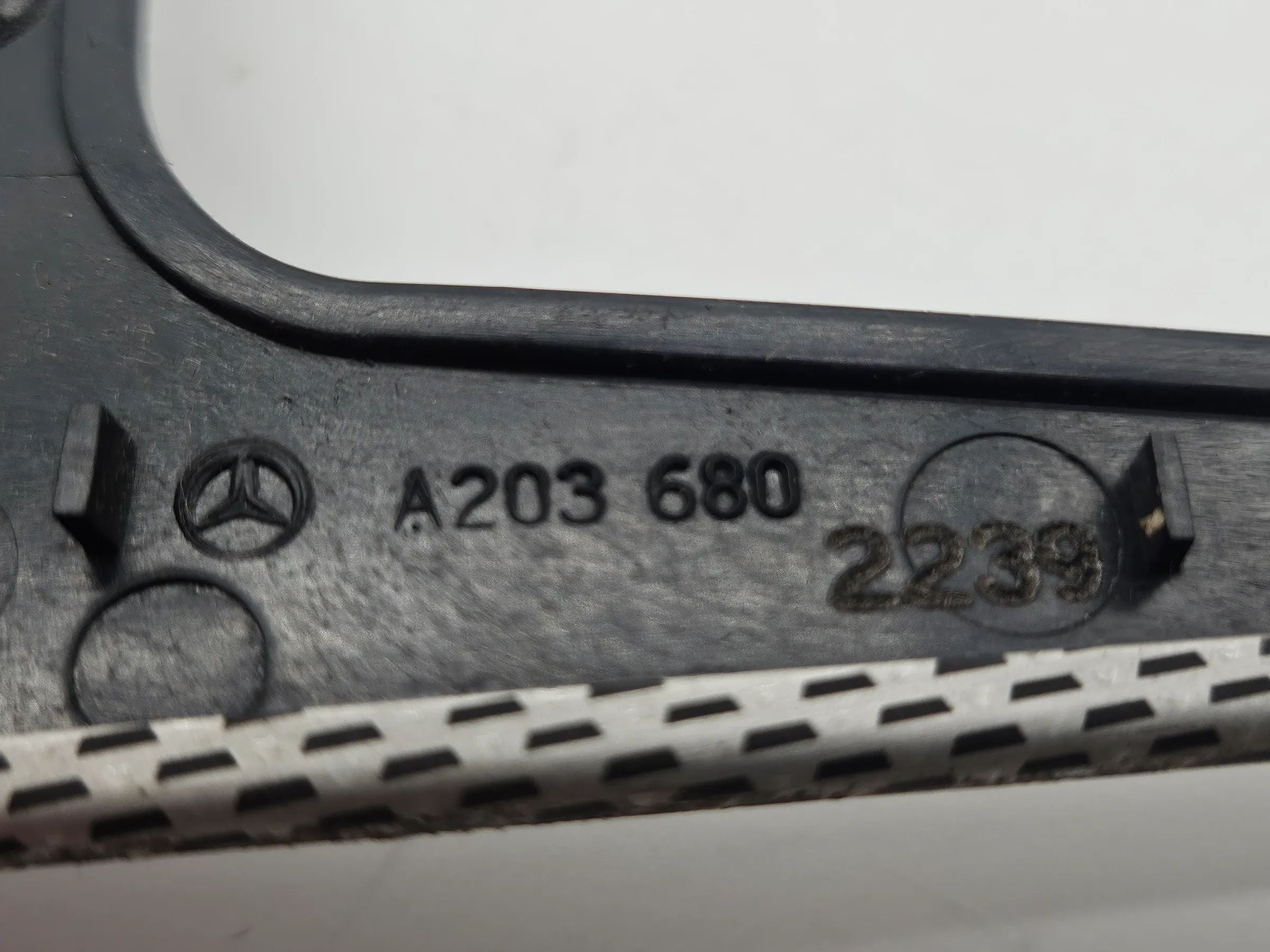 ORIGINAL MERCEDES C-KLASSE COUPE CL203 Blende Mittelkonsole A2036802239