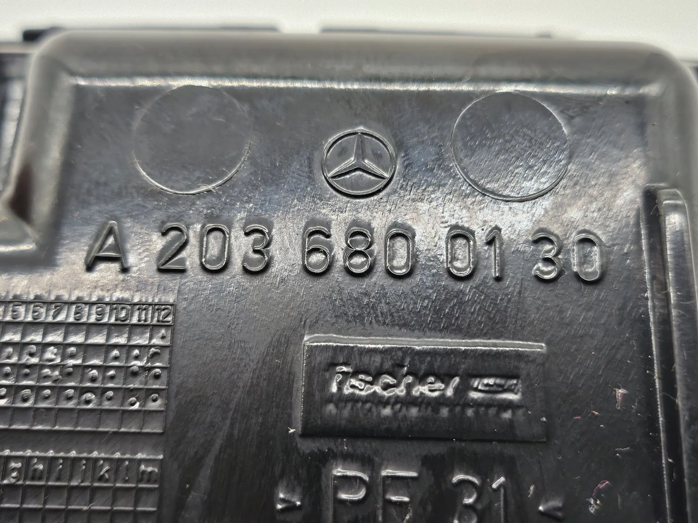 Original Mercedes Benz W203 S203 CL203 Aschenbecher Einsatz Blende 2036800130