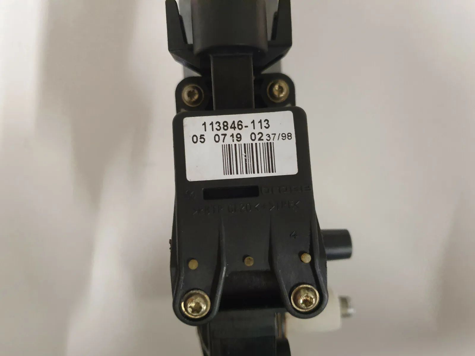 Oryginalny silnik podnośnika szyby Audi A4 B5 Avant prawy 8D0959802D