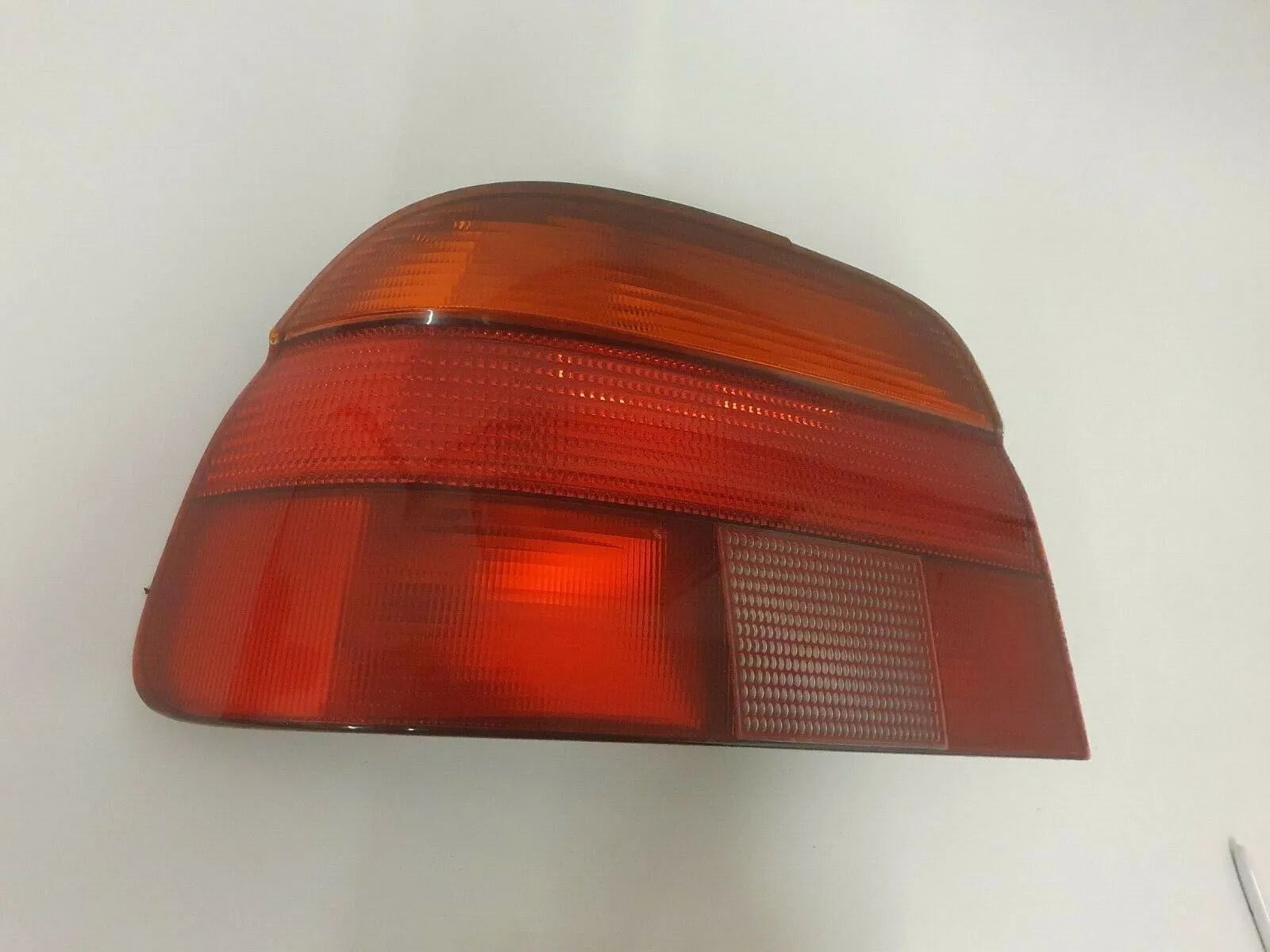 Orijinal BMW 5 Serisi E39 Sedan Sol Arka Stop Lambası 8358031