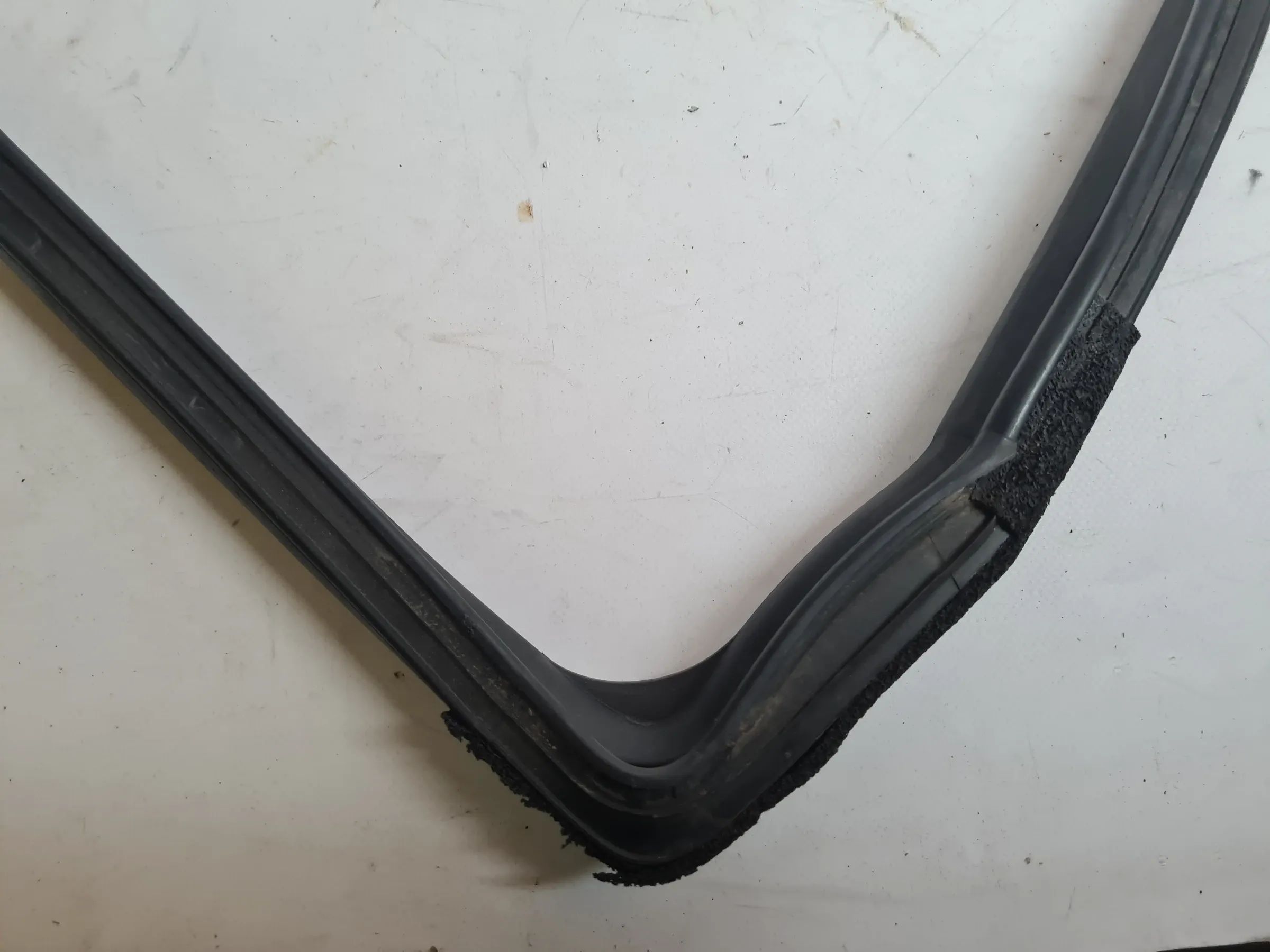 Original Renault Zoe BFM Dichtung Fenster Tür Rechts 823304181R