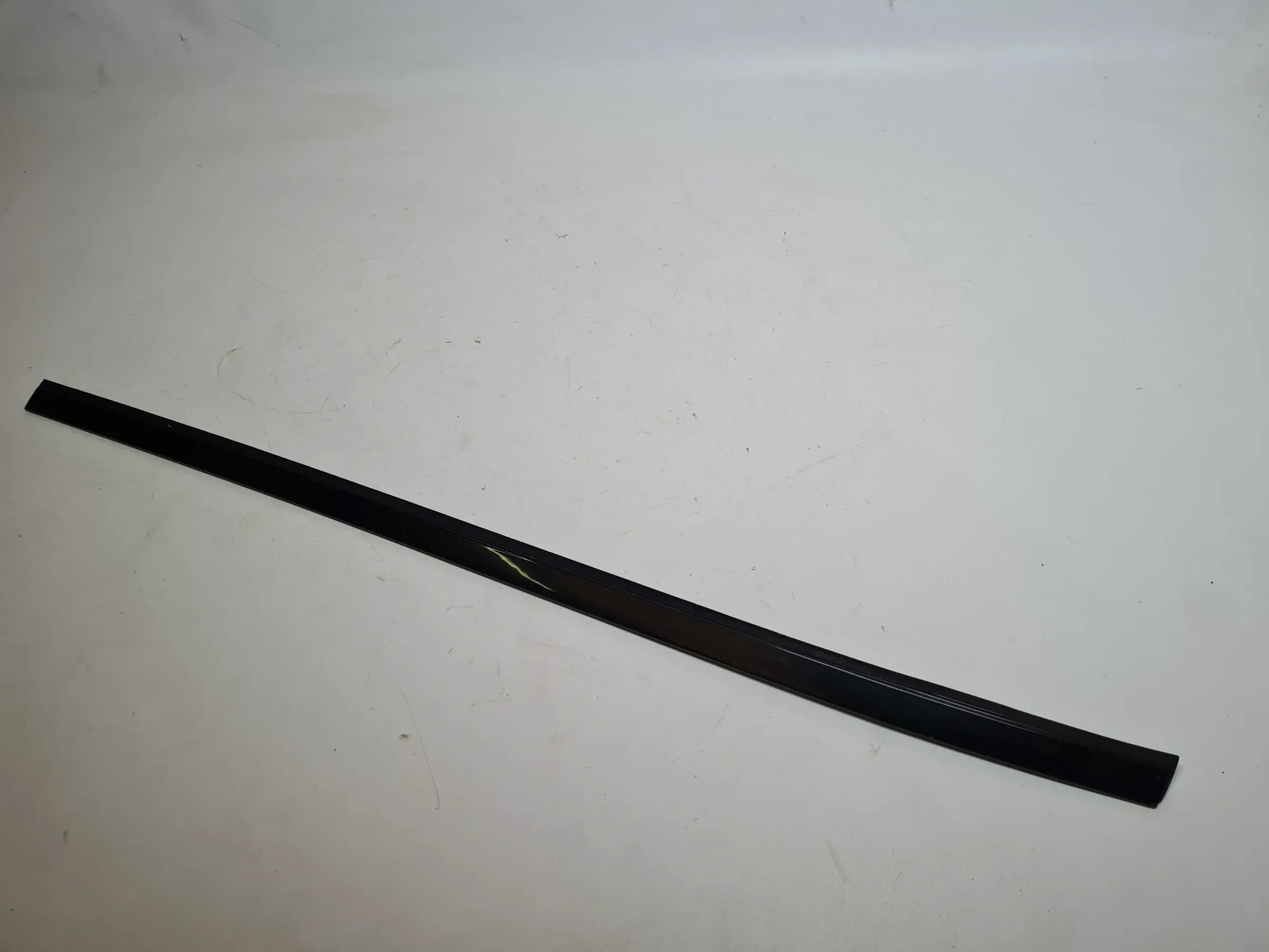 Original Mercedes C-Klasse (CL203) Leiste Wasserabweiser A2036908862