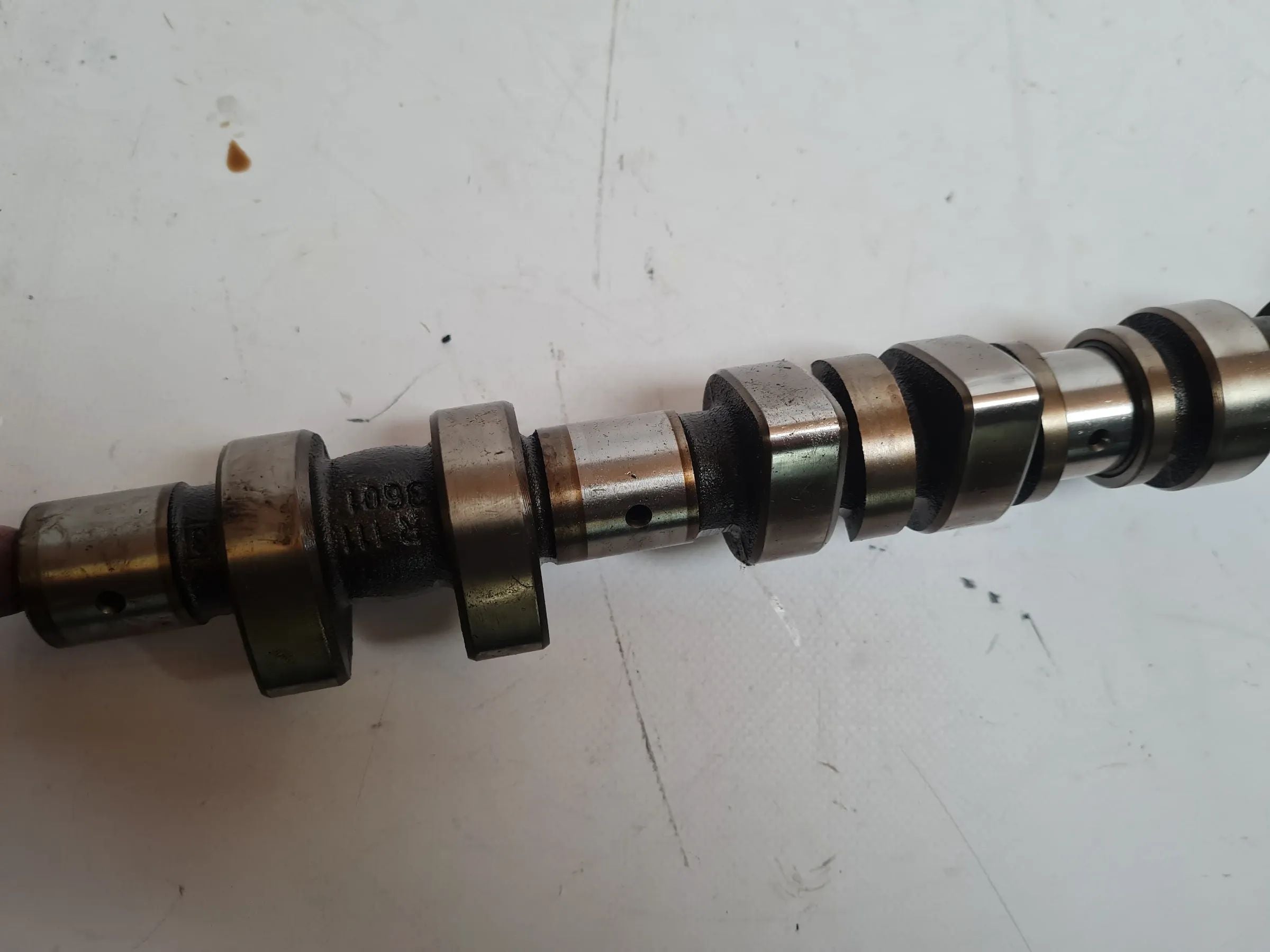Original Mercedes C-Klasse CL203 排気側カムシャフト M111.955 R1113601