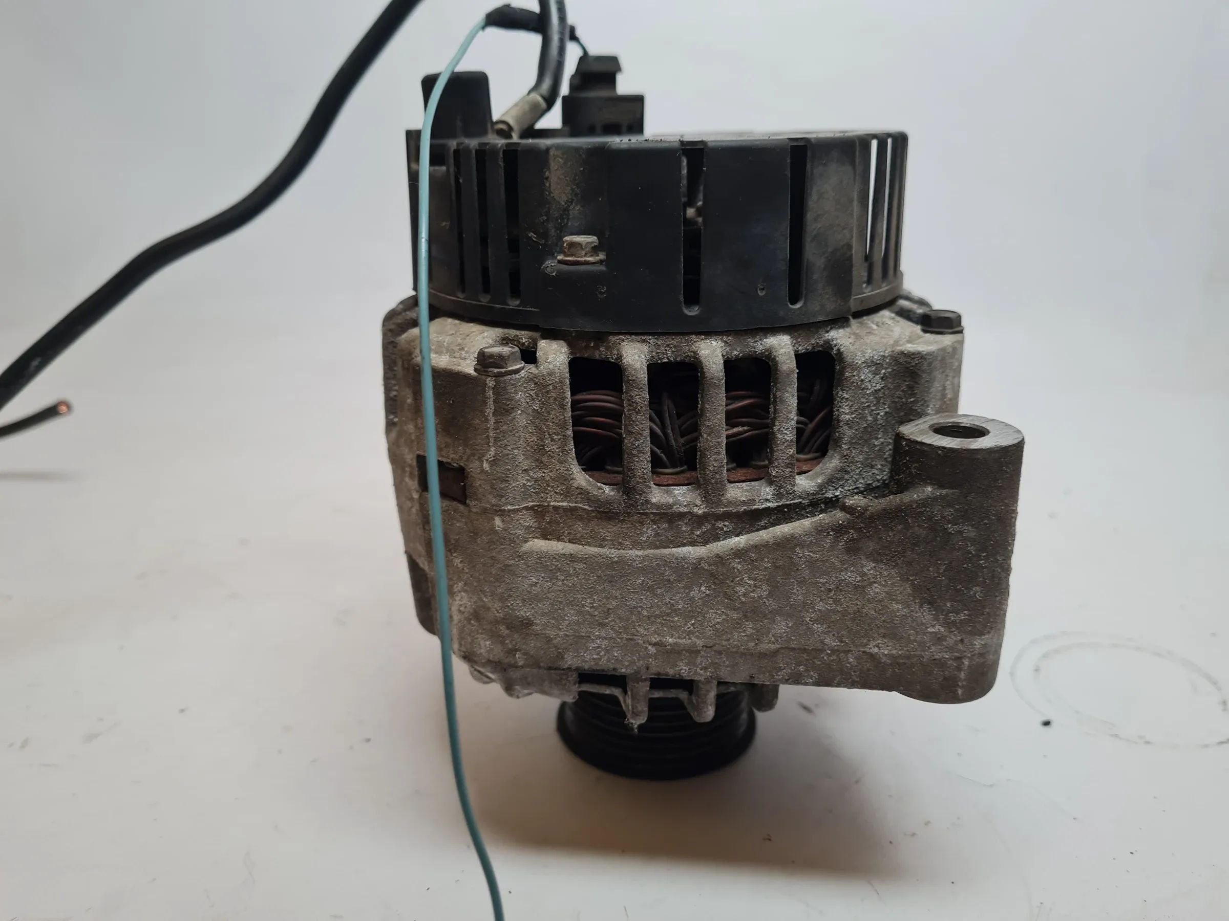 मूल मर्सिडीज़ C-क्लास CL203 लिच्टमाशिने जेनरेटर M111.955 A0111546802