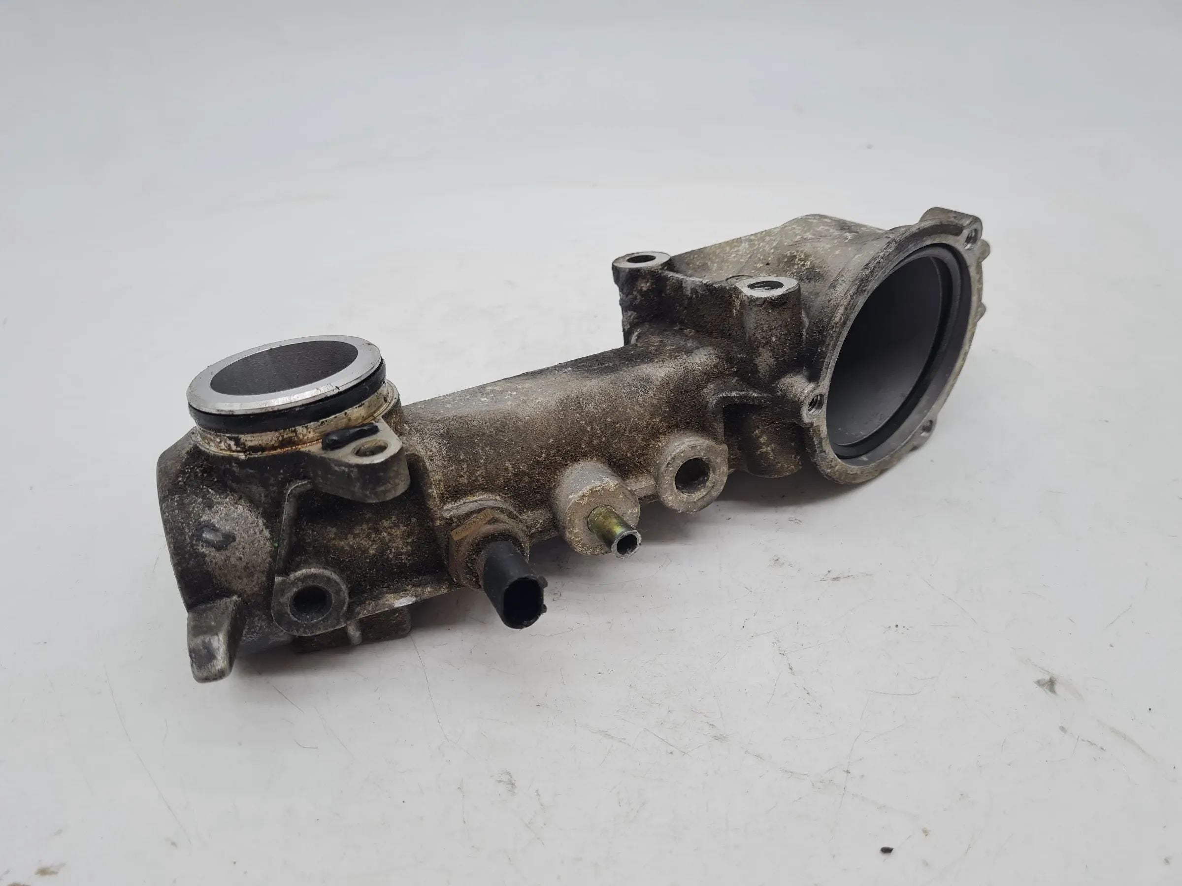 Original Mercedes C-Klasse CL203 サーモスタットハウジング M111.955 A1112030473