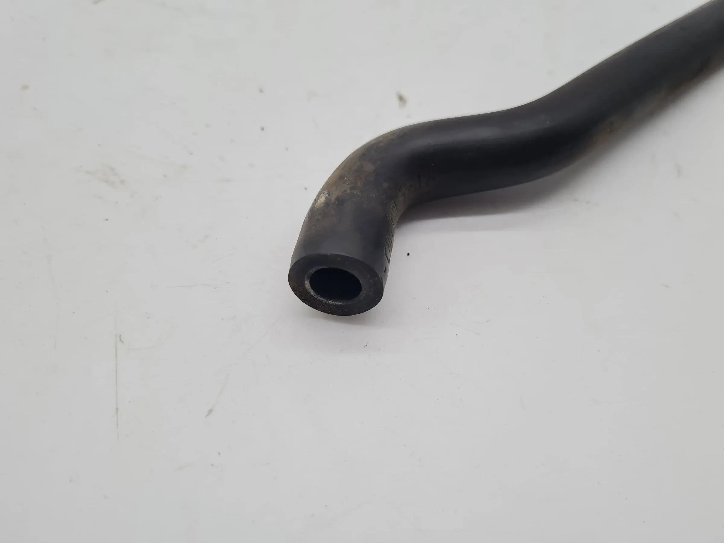 Original Mercedes C-Klasse CL203 クランクシャフトホース ホース A1110181582