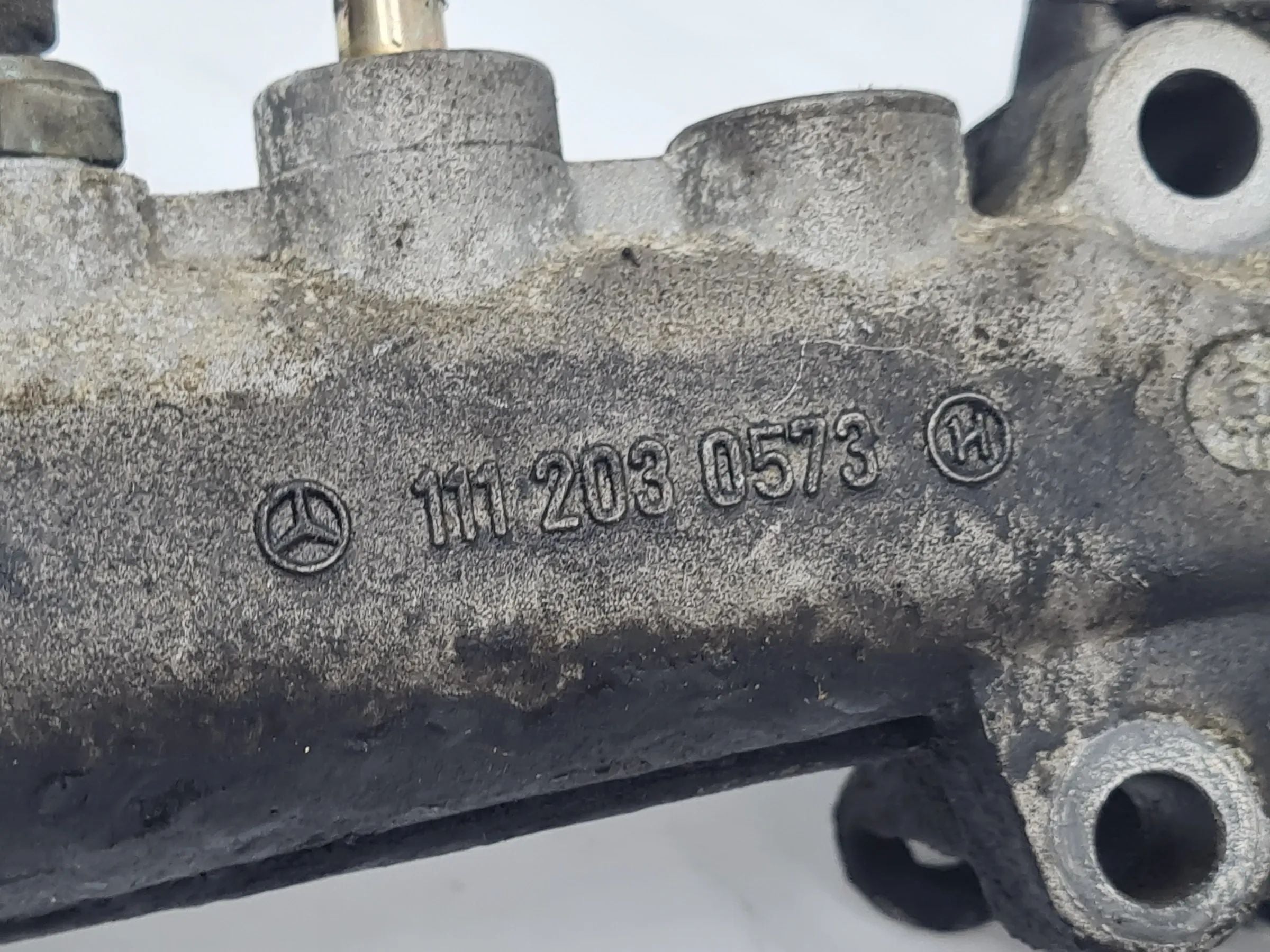 Carcaça do Termostato Original Mercedes Classe C CL203 M111.951 A1112030573