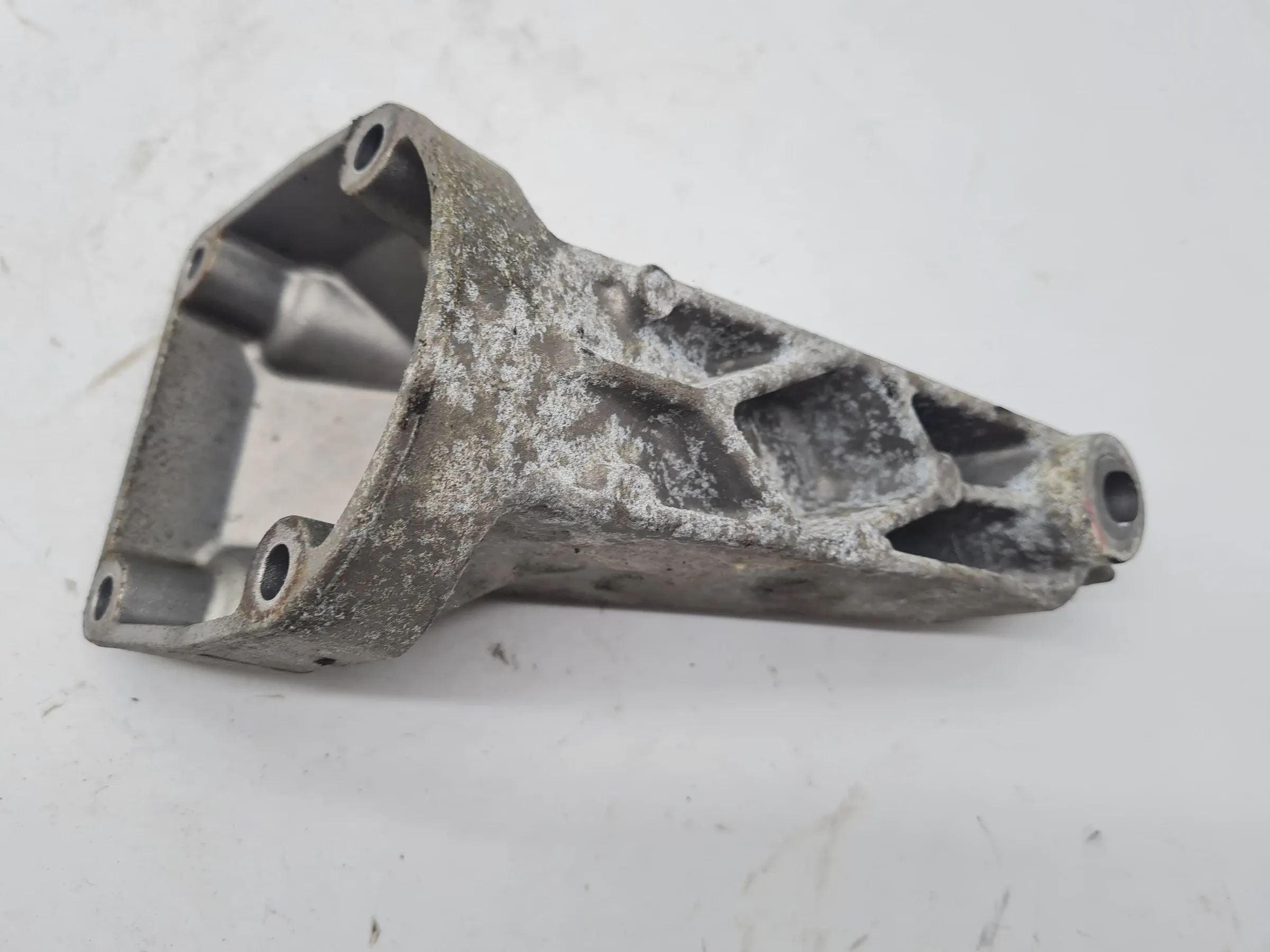 แท่นยึดมอเตอร์ซ้ายแท้ Mercedes C-Class CL203 M111.951 A1112231604