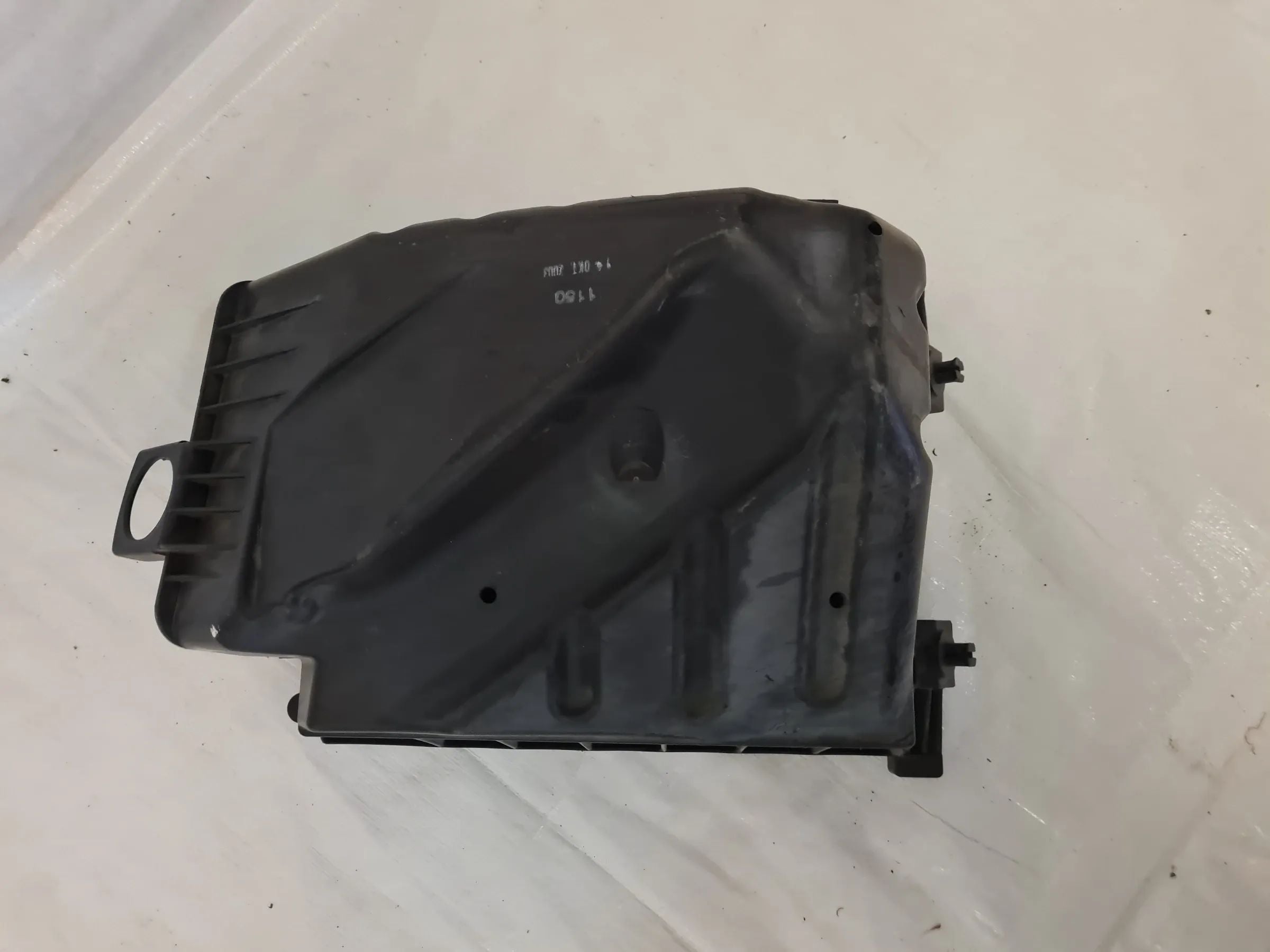 Original Audi A4 8E/B6/B7 Luftfilterkasten Teil 06B133835BD