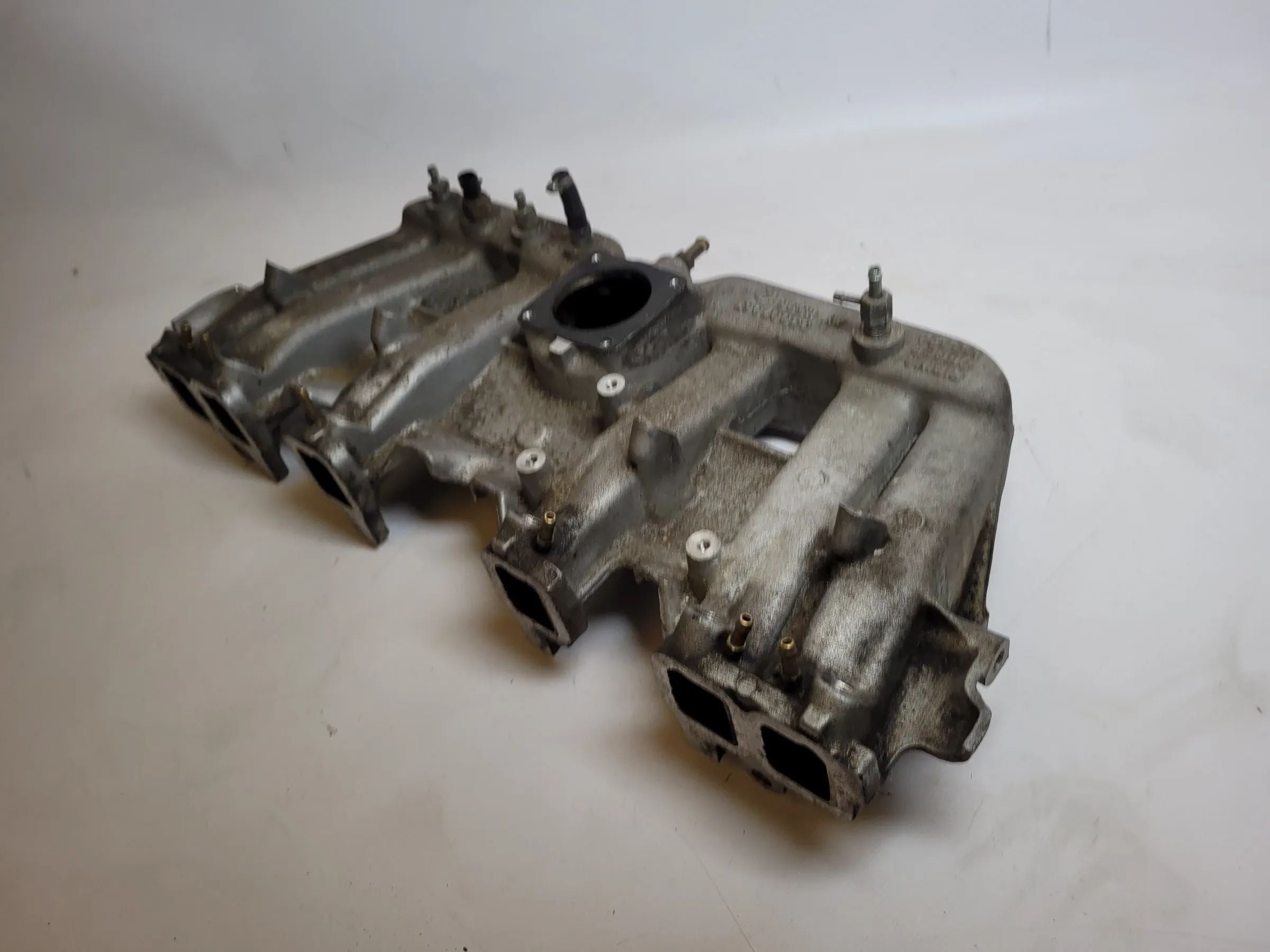 Jeep Cherokee / Wrangler 2 XJ/TJ Ansaugbrücke Ansaugkrümmer 33007067 Original
