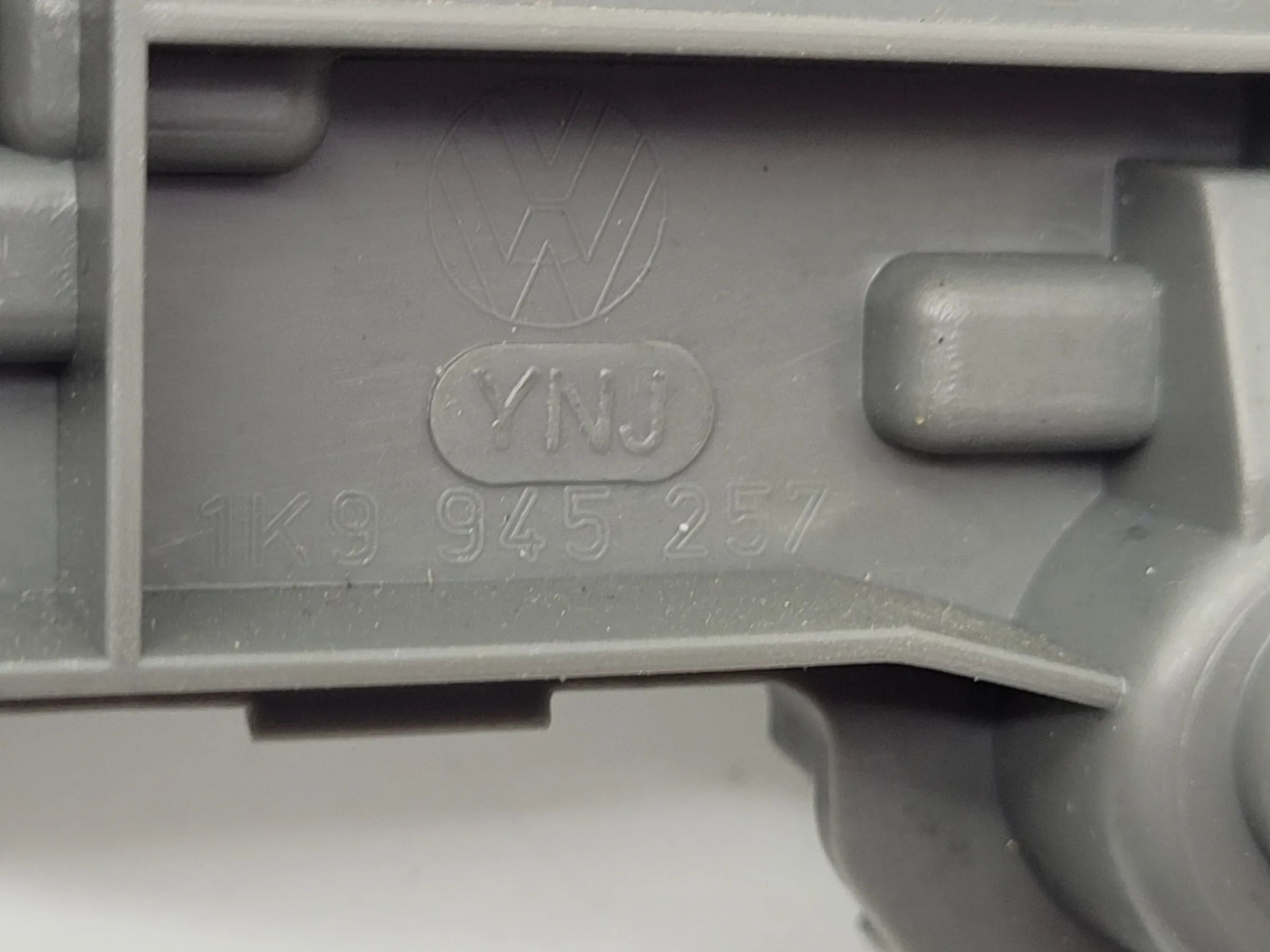 VW Golf VI Variant AJ5 Rückleuchte Lampenträger Links 1K9945257 Original