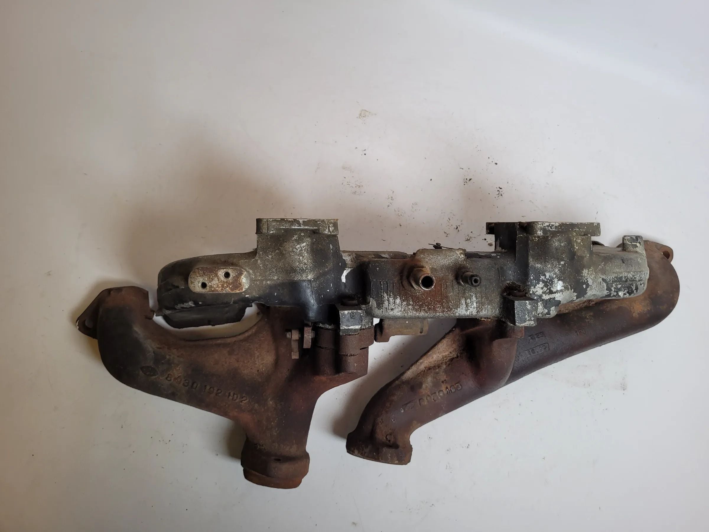 Opel Kapitän/Admiral/Diplomat B Auspuffkrümmer/Ansaugbrücke 2.8/2.5 8930192