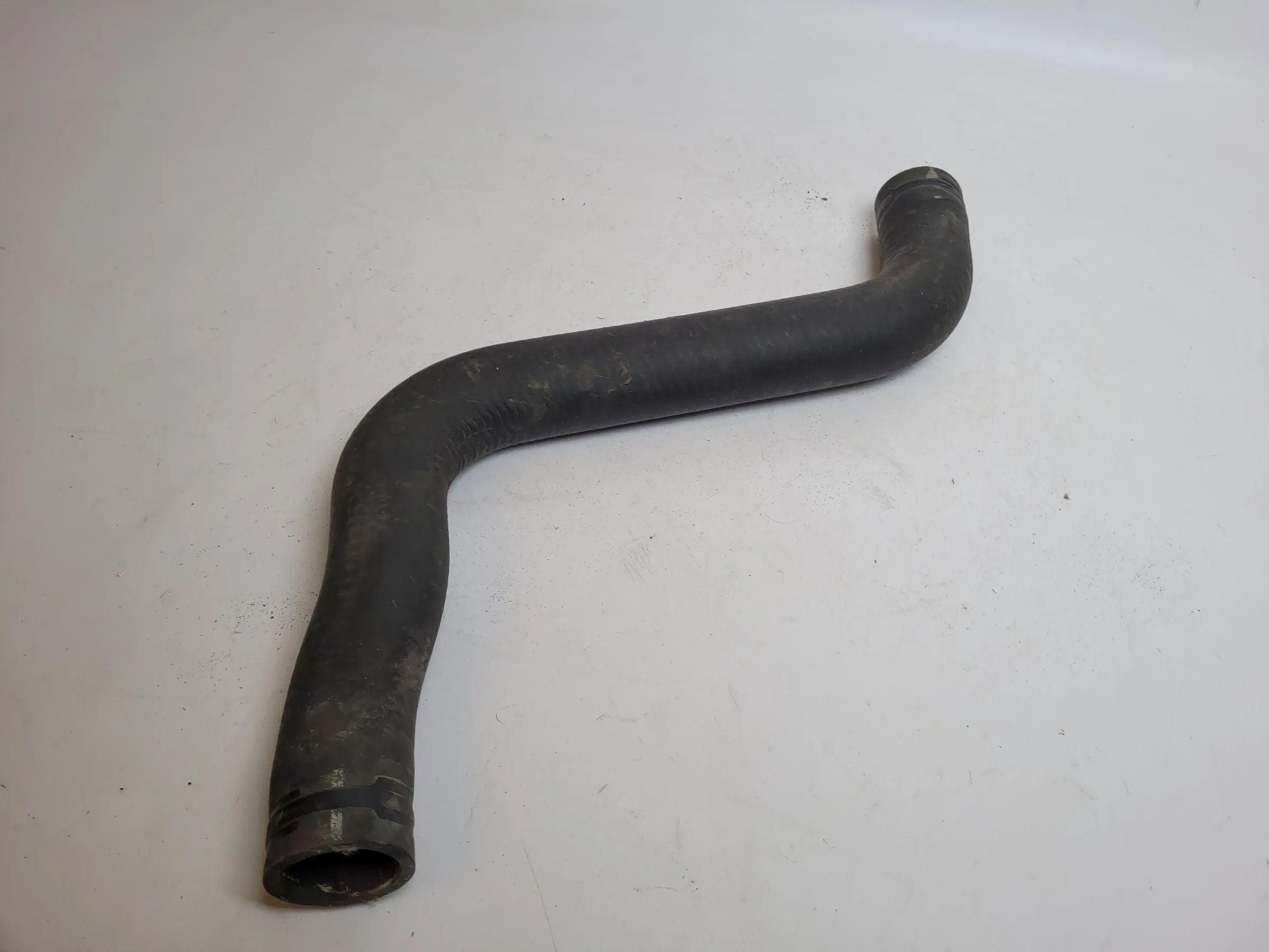 Ford Mustang V Kühlleitung Kühlschlauch Benzin 4R33-8B274-AB Original